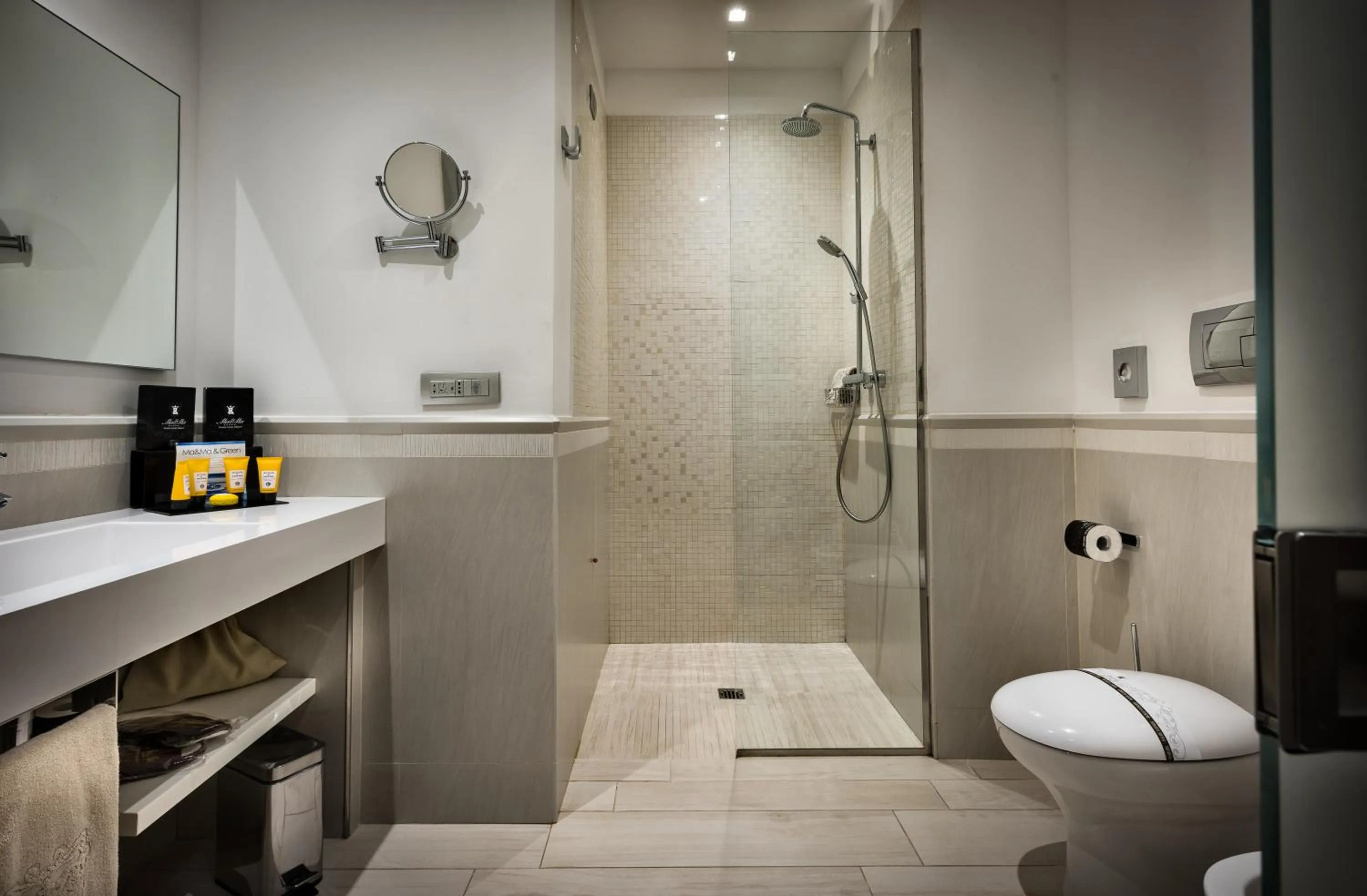Shower in Grand Hotel Resort&SPA Ma&Ma - Adults Only