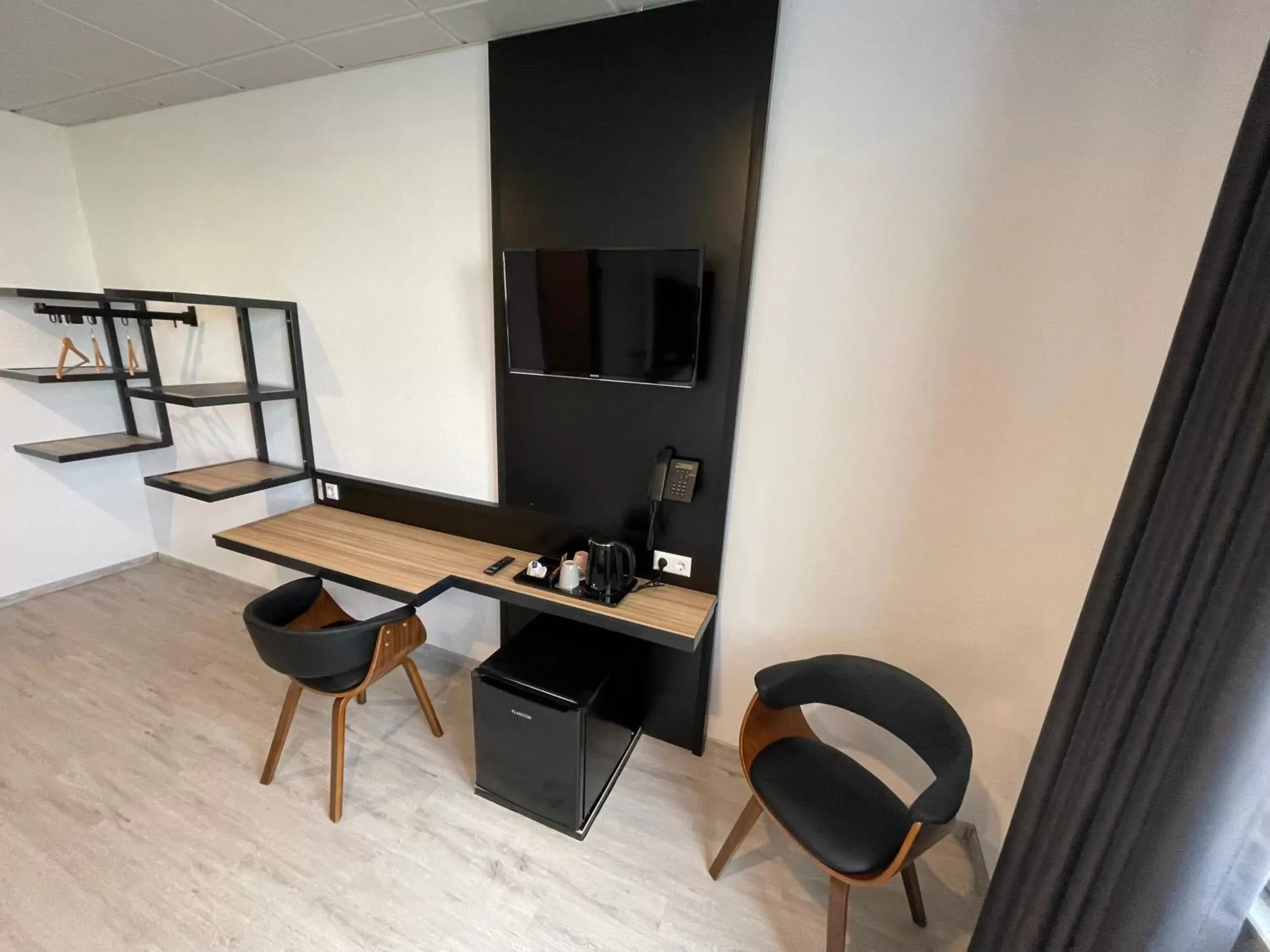 TV and multimedia in Yebs Hotel TV and multimedia in Yebs Hotel