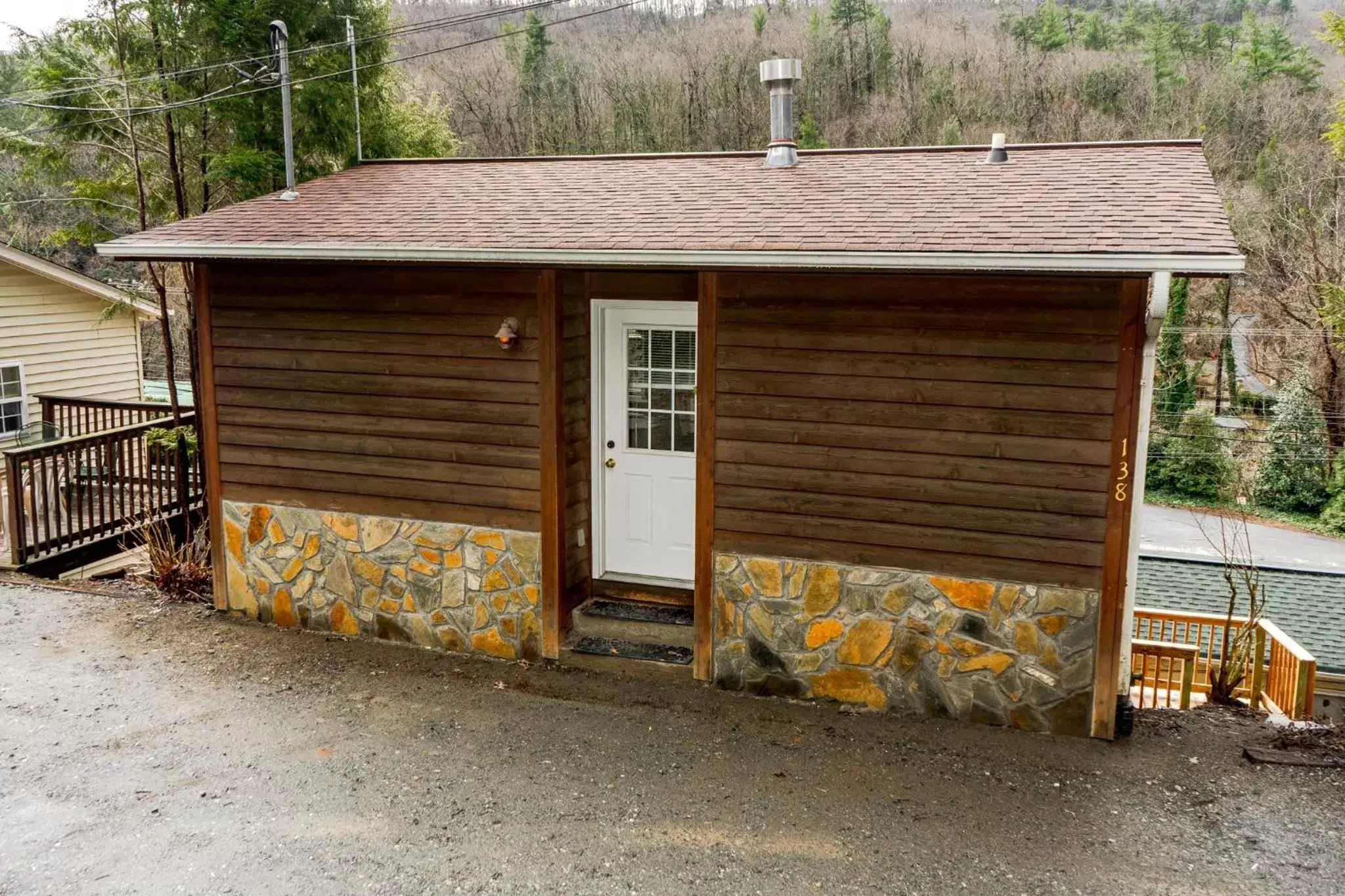 Facade/entrance, Property Building in The Chimney Rock Inn & Cottages