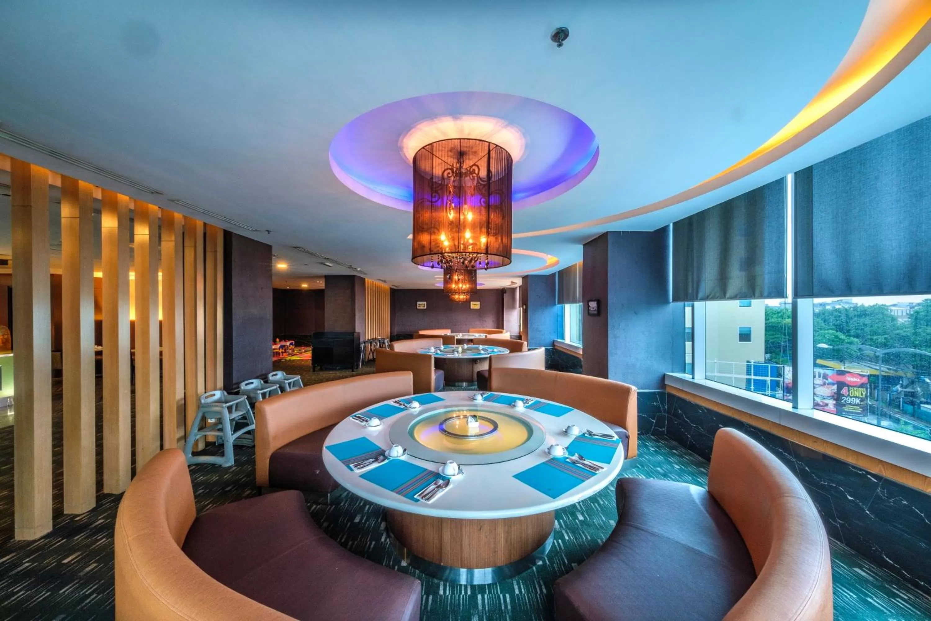 Lounge or bar, Dining Area in Swiss-Belhotel Mangga Besar
