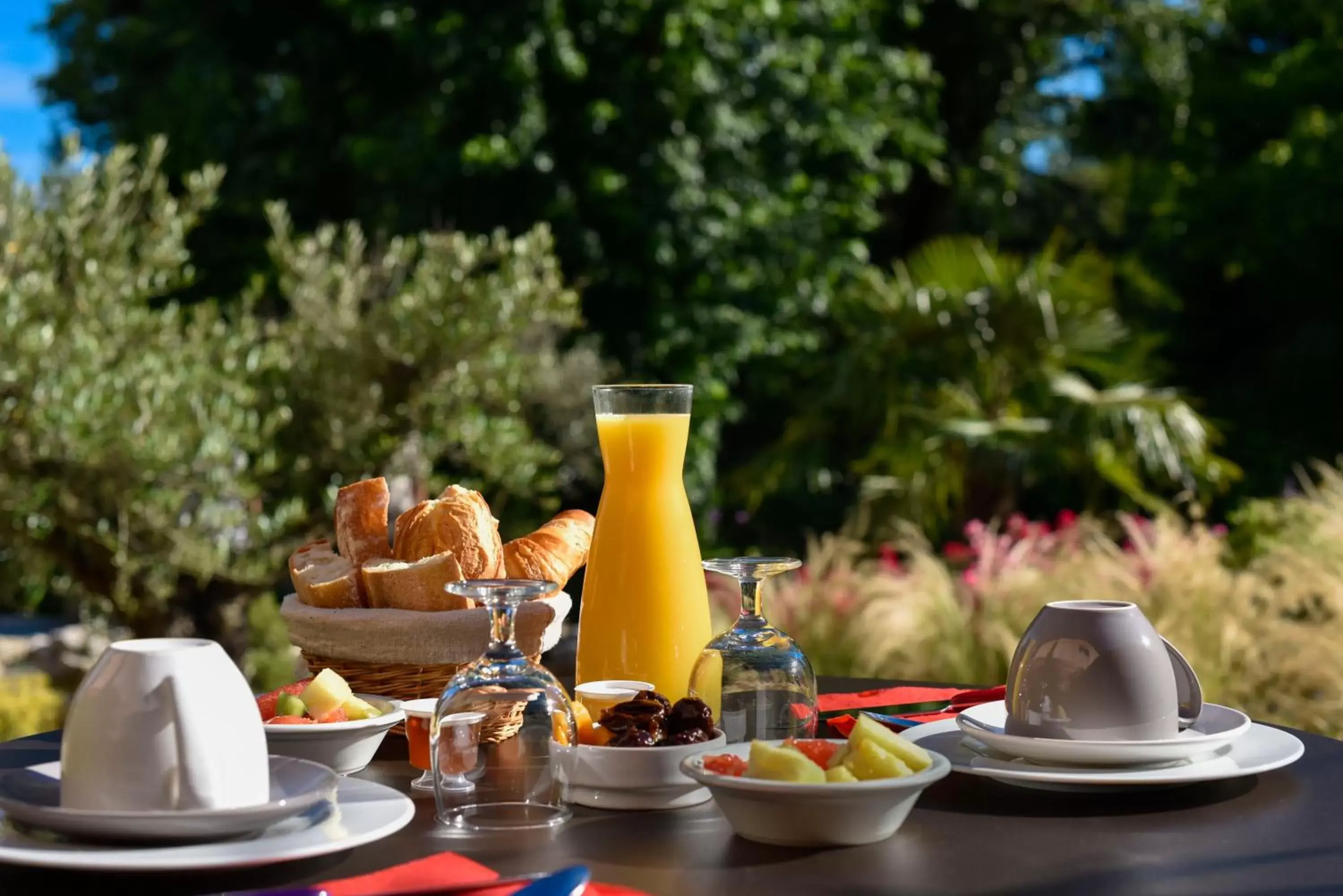 Patio, Breakfast in Le Clos du Bois Joli