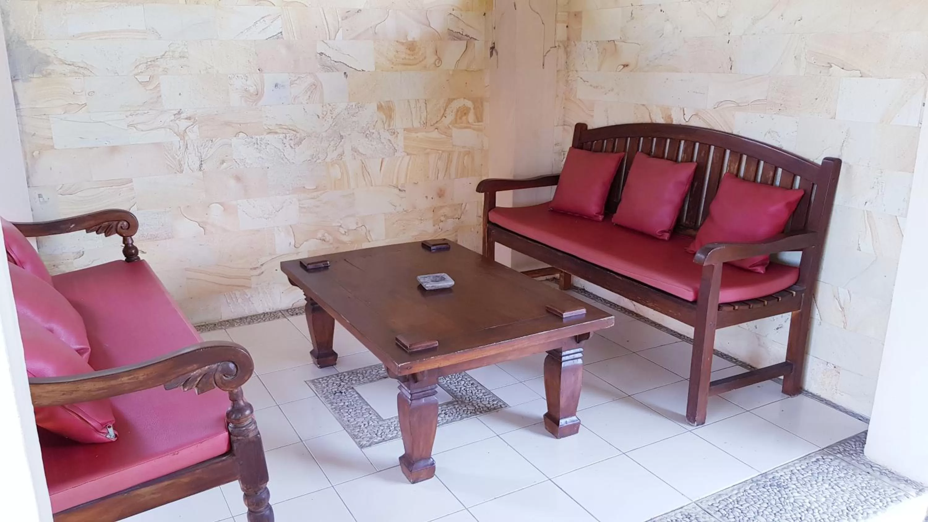 Balcony/Terrace in Kusnadi Hotel