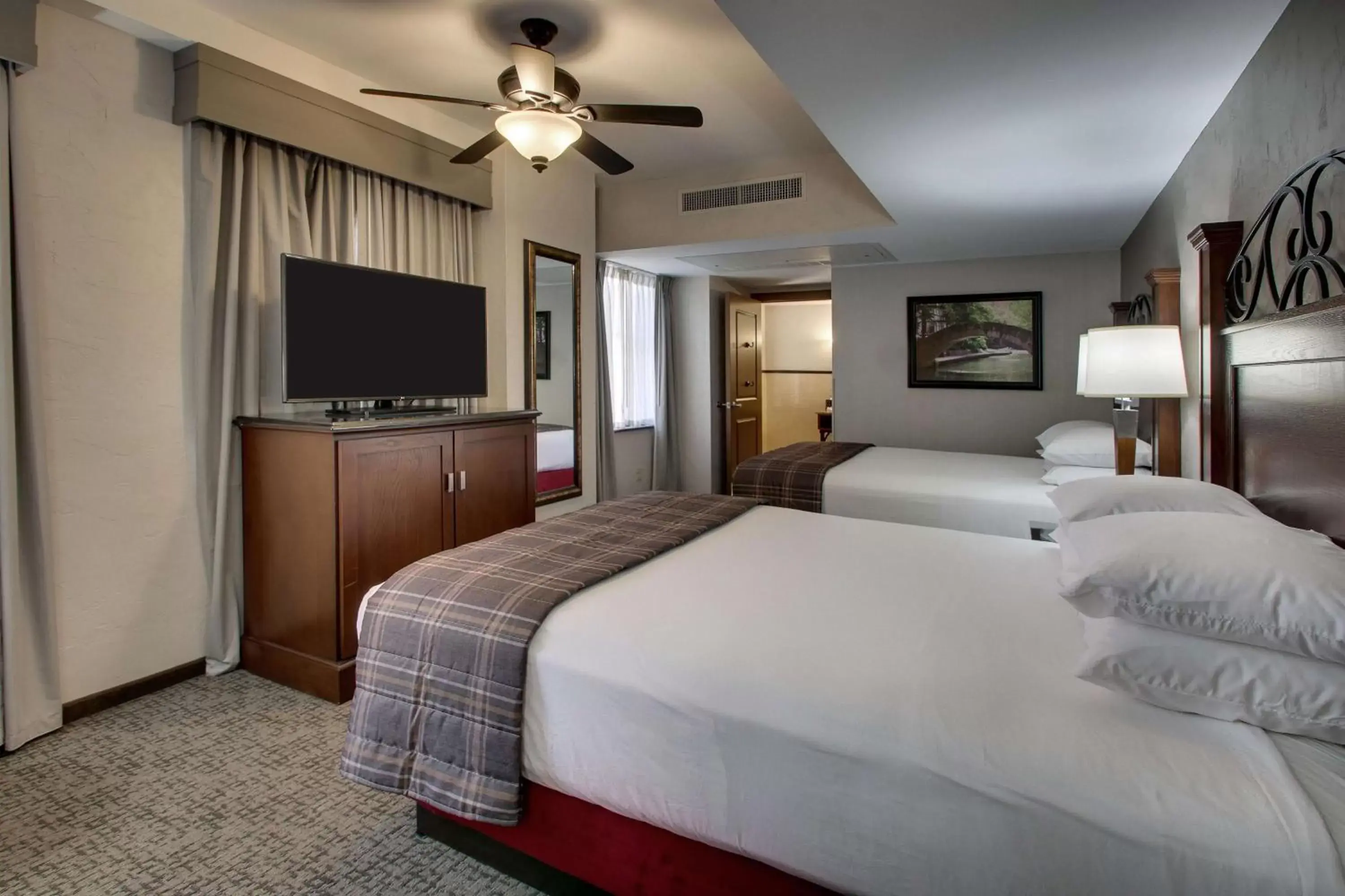 Bedroom, Bed in Drury Plaza Hotel San Antonio Riverwalk