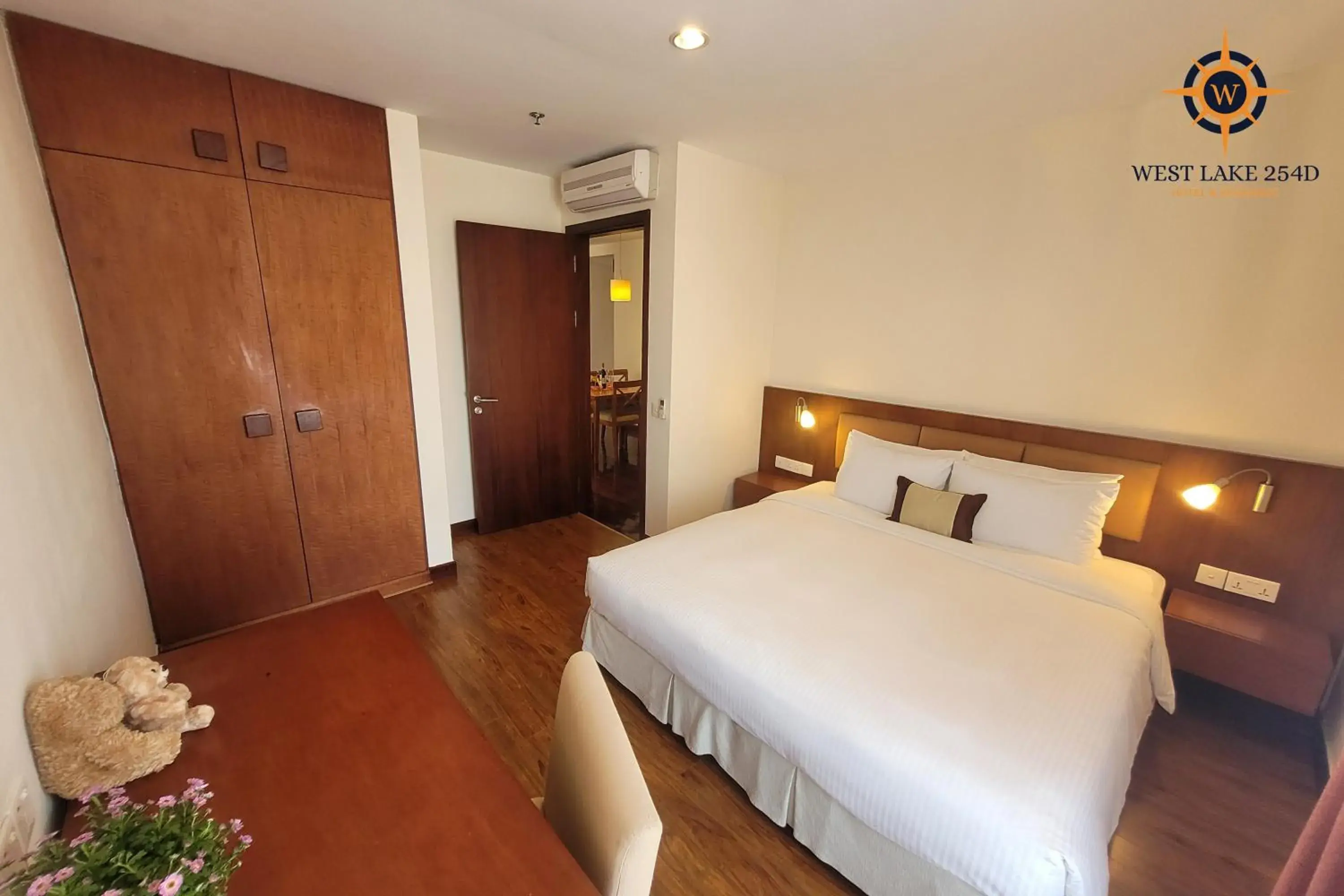 Balcony/Terrace, Bed in West Lake 254D Hotel & Residence