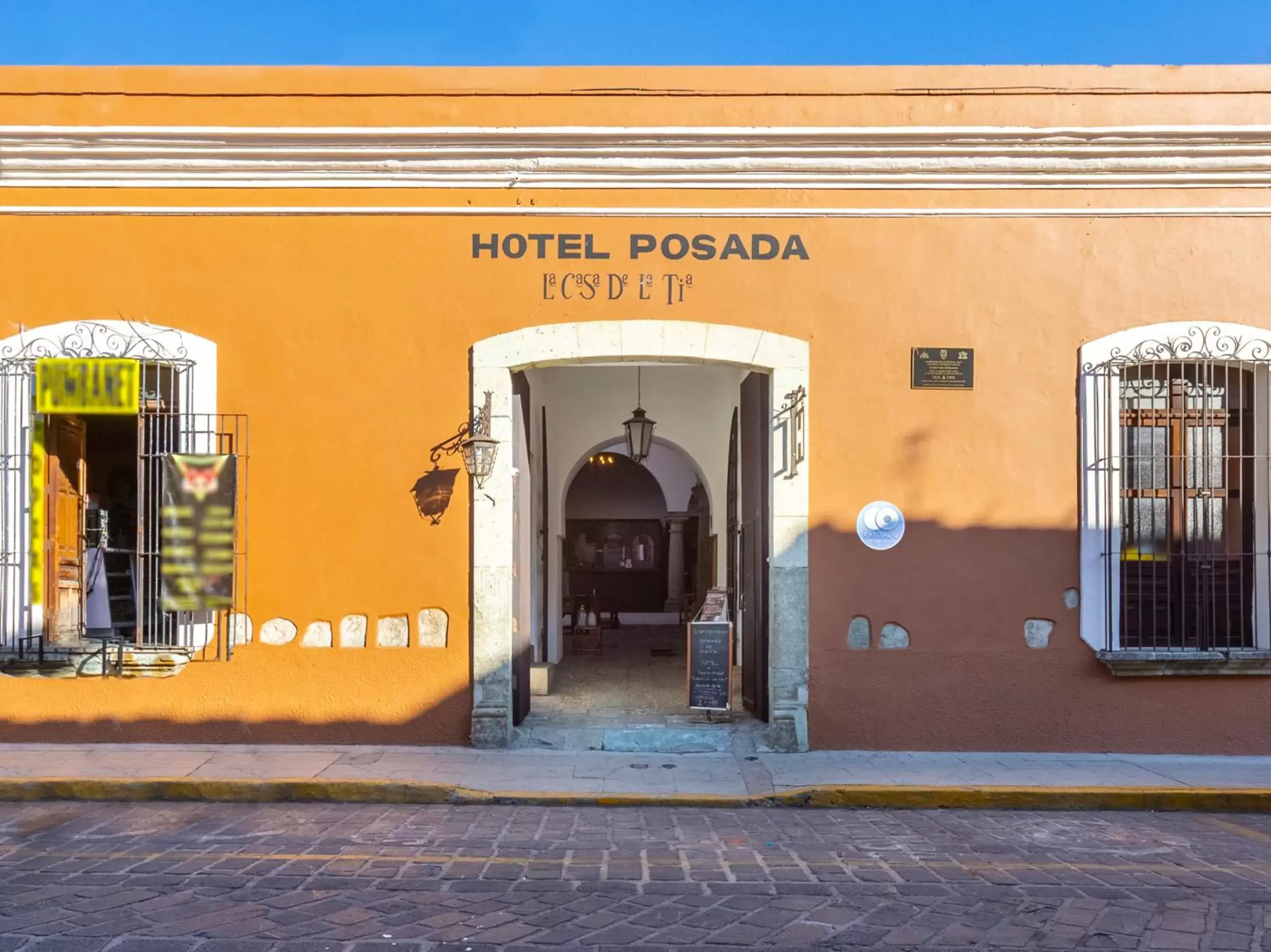 Facade/entrance in Capital O Posada La Casa De La Tia, Oaxaca