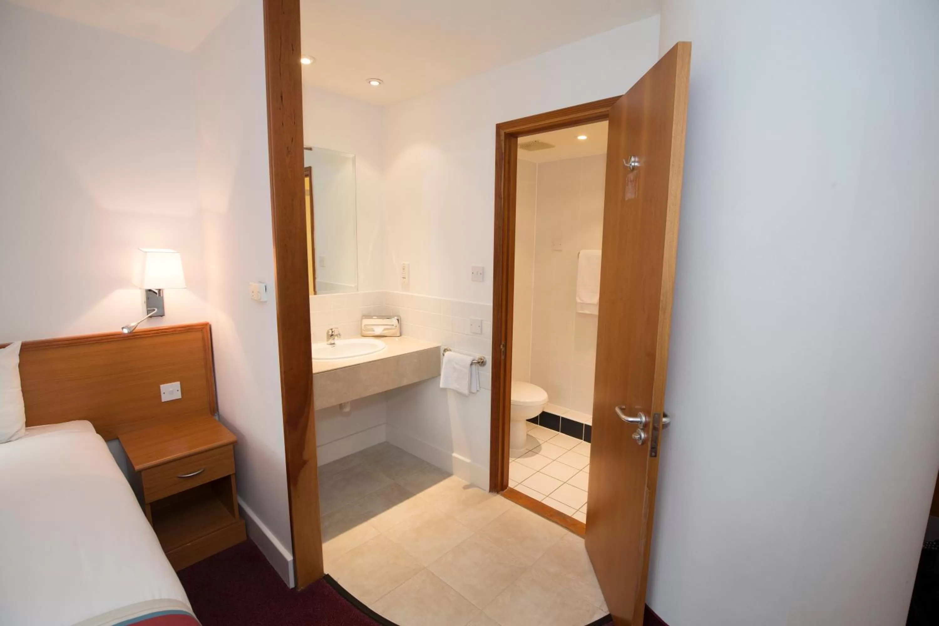 Bathroom in Ramada Cambridge