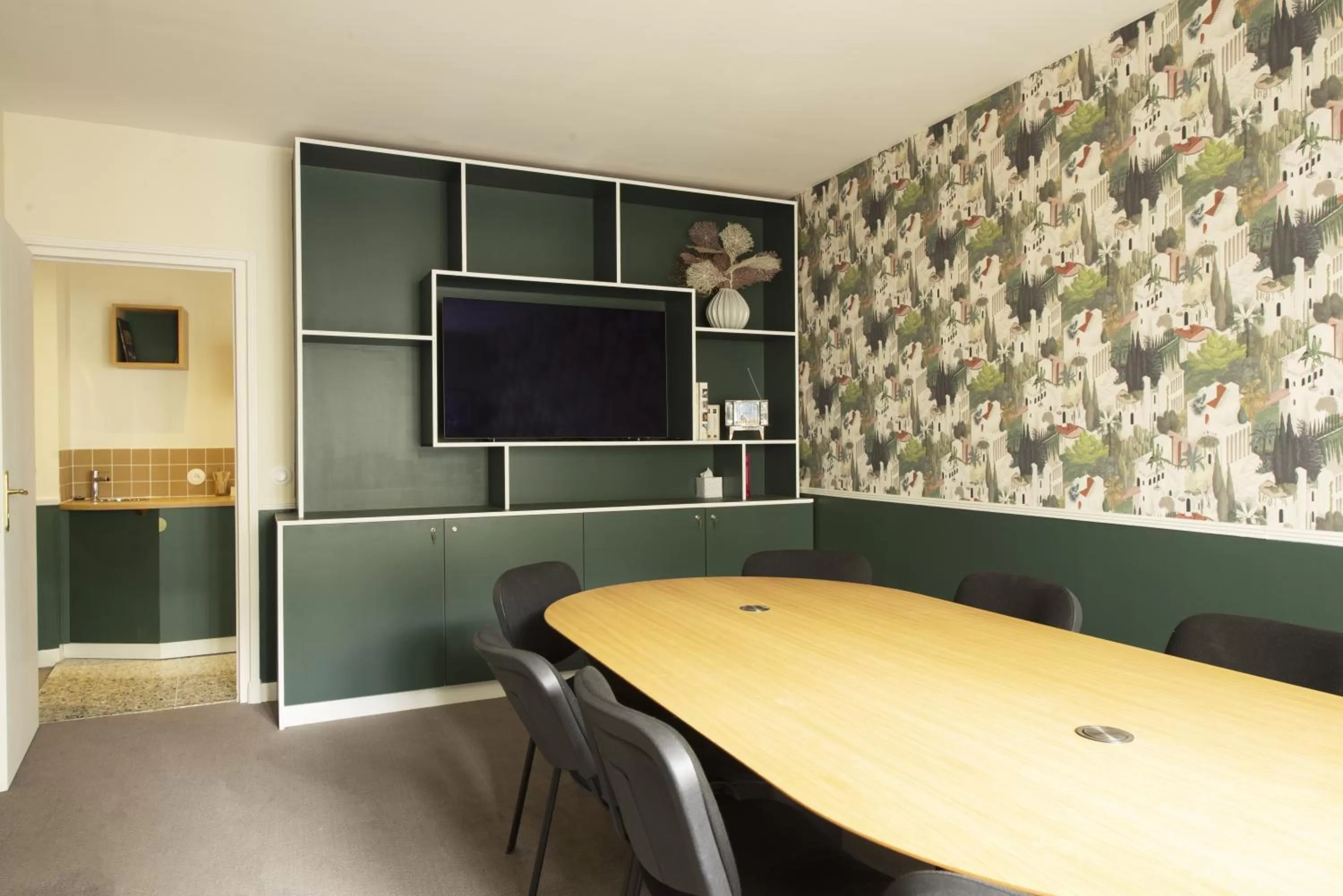 Seating area in Hôtel des Batignolles