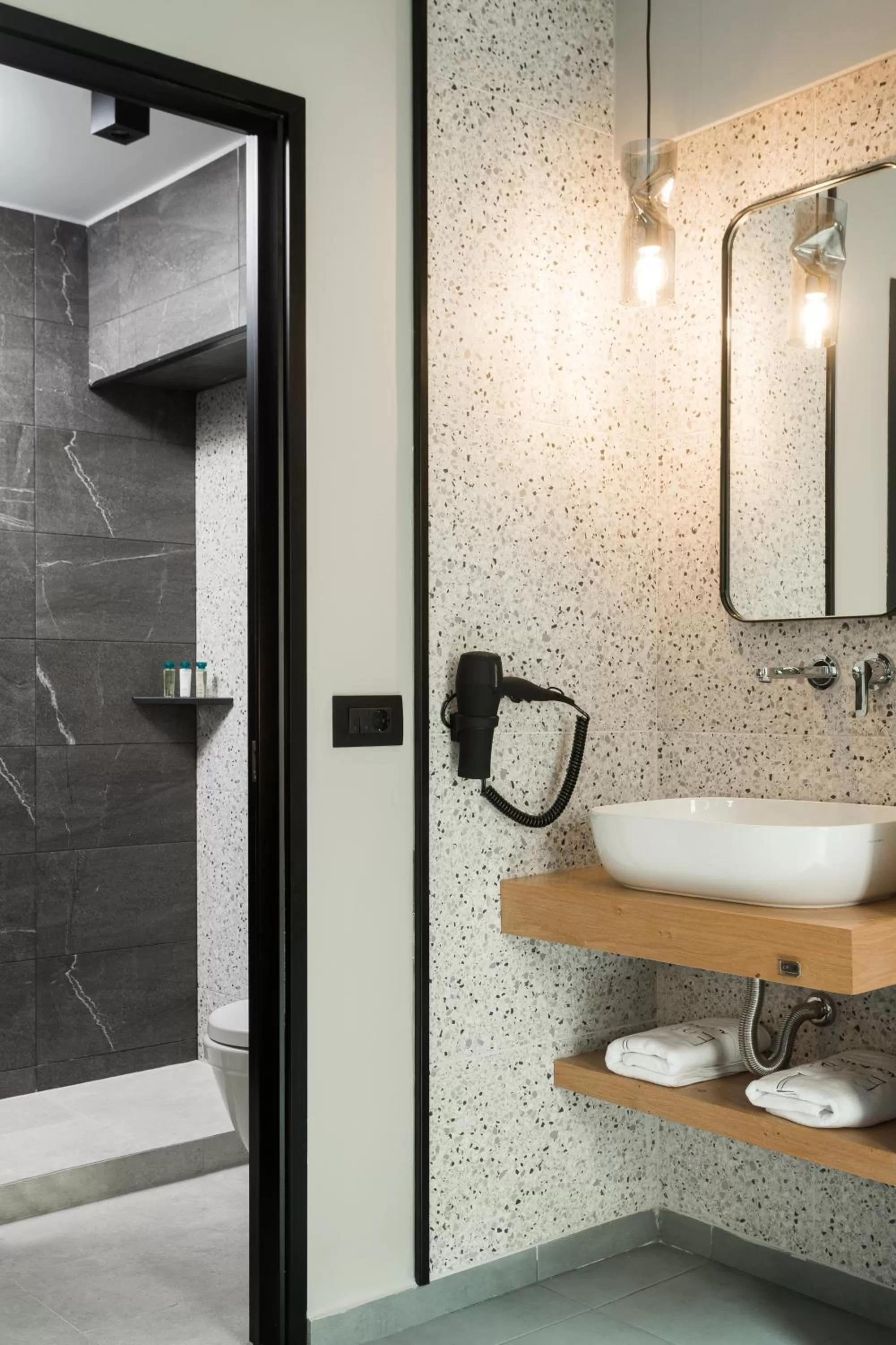 Shower in 11 Enteka Acropolis Suites