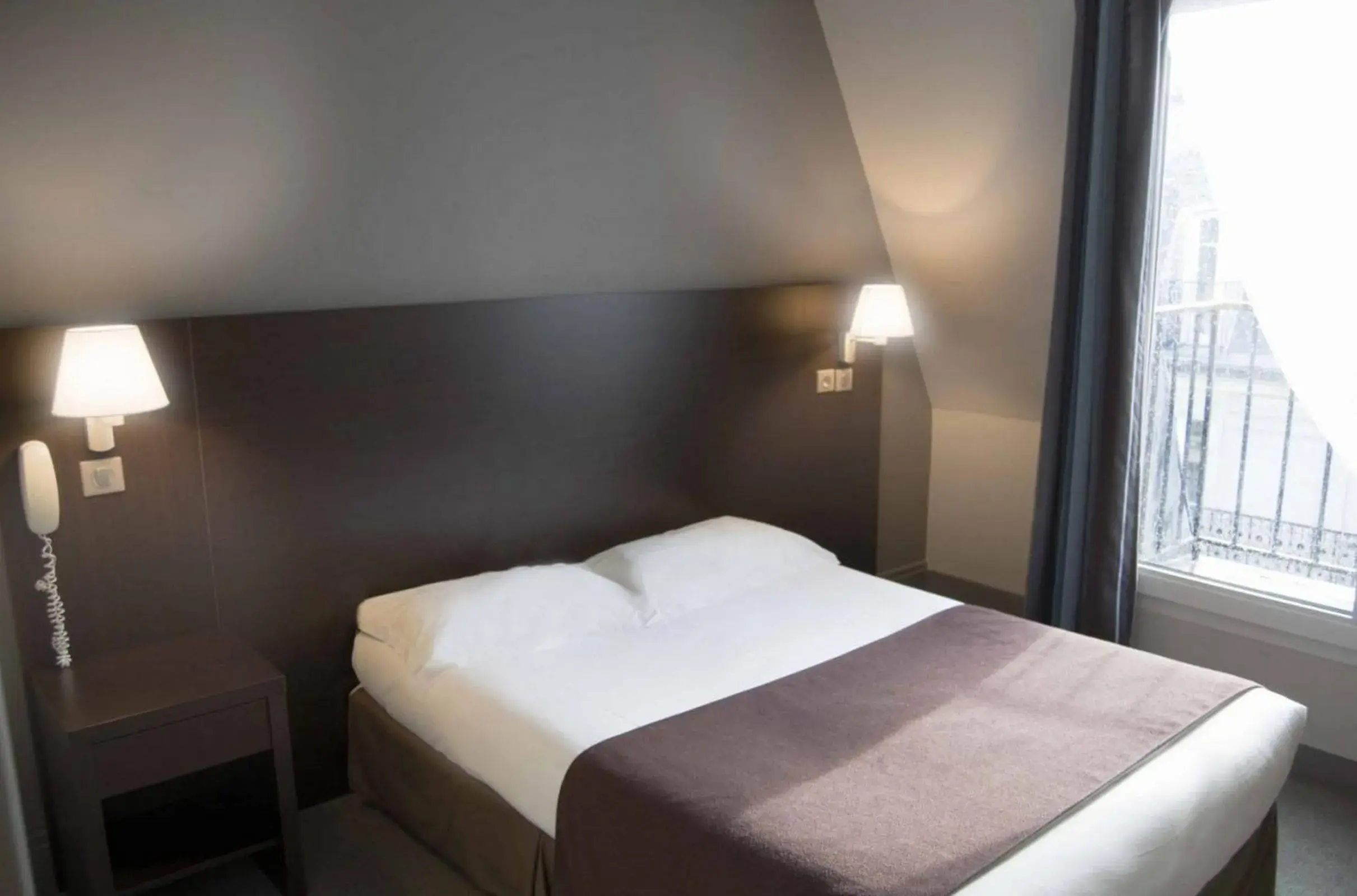 Bed in Hôtel Sophie Germain