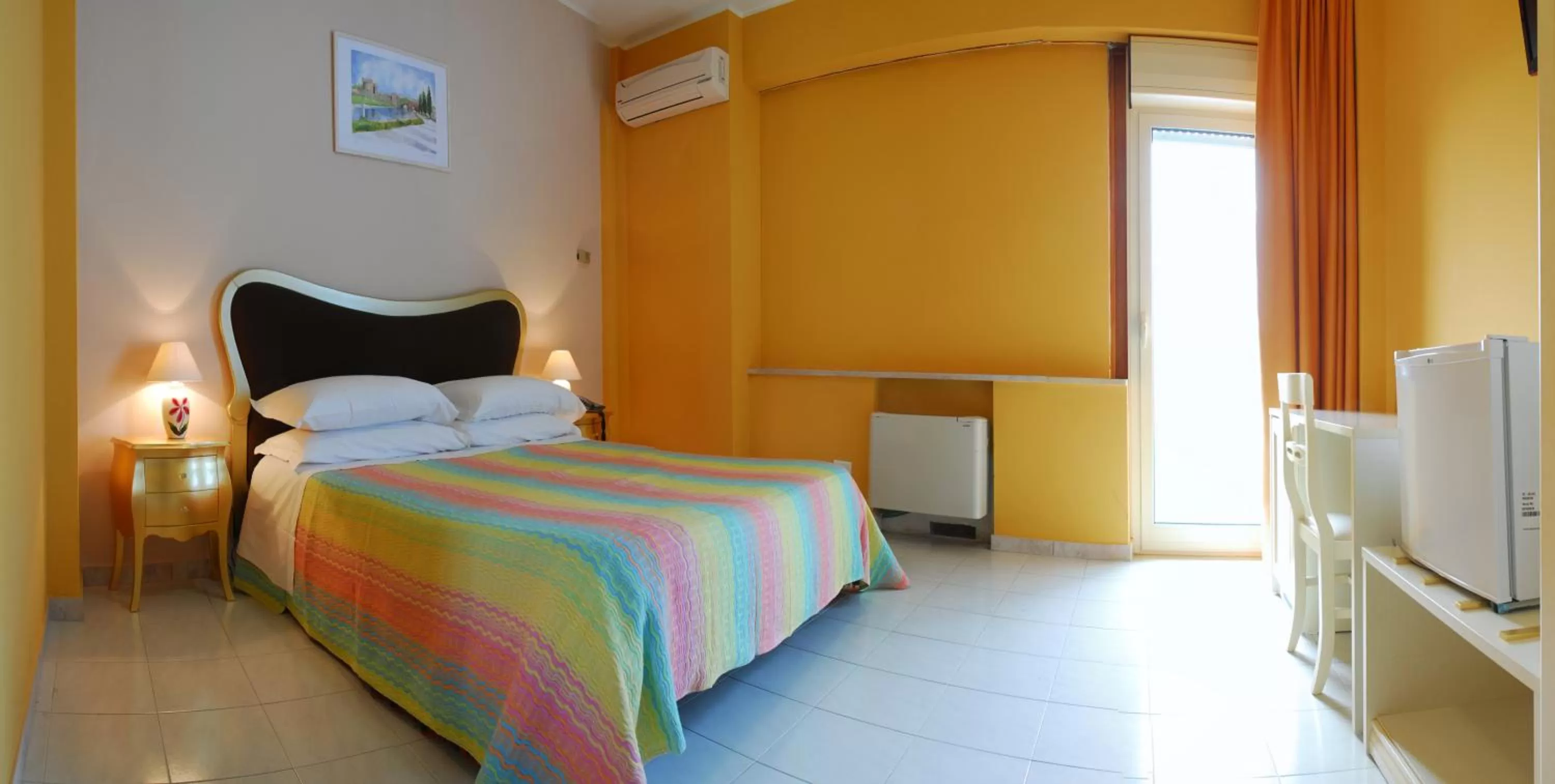 Photo of the whole room, Bed in Hotel Michelangelo