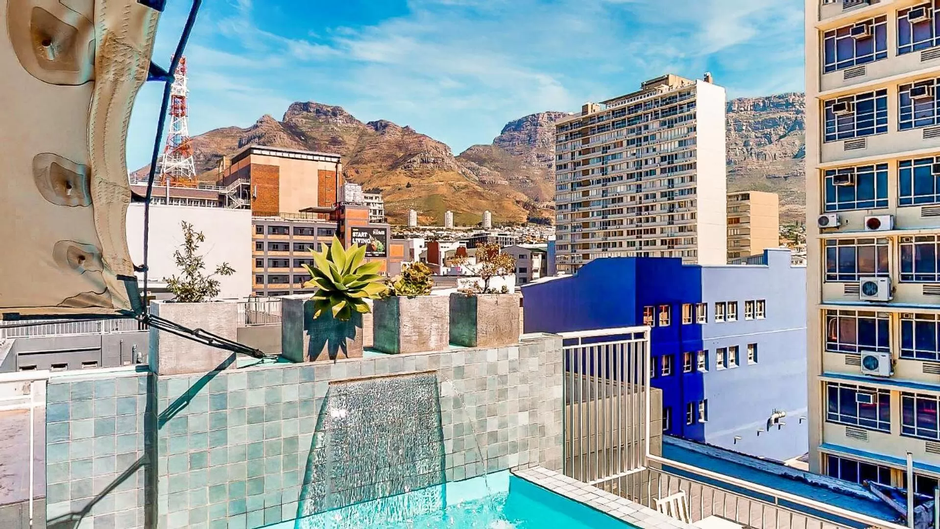 Urban Oasis Aparthotel