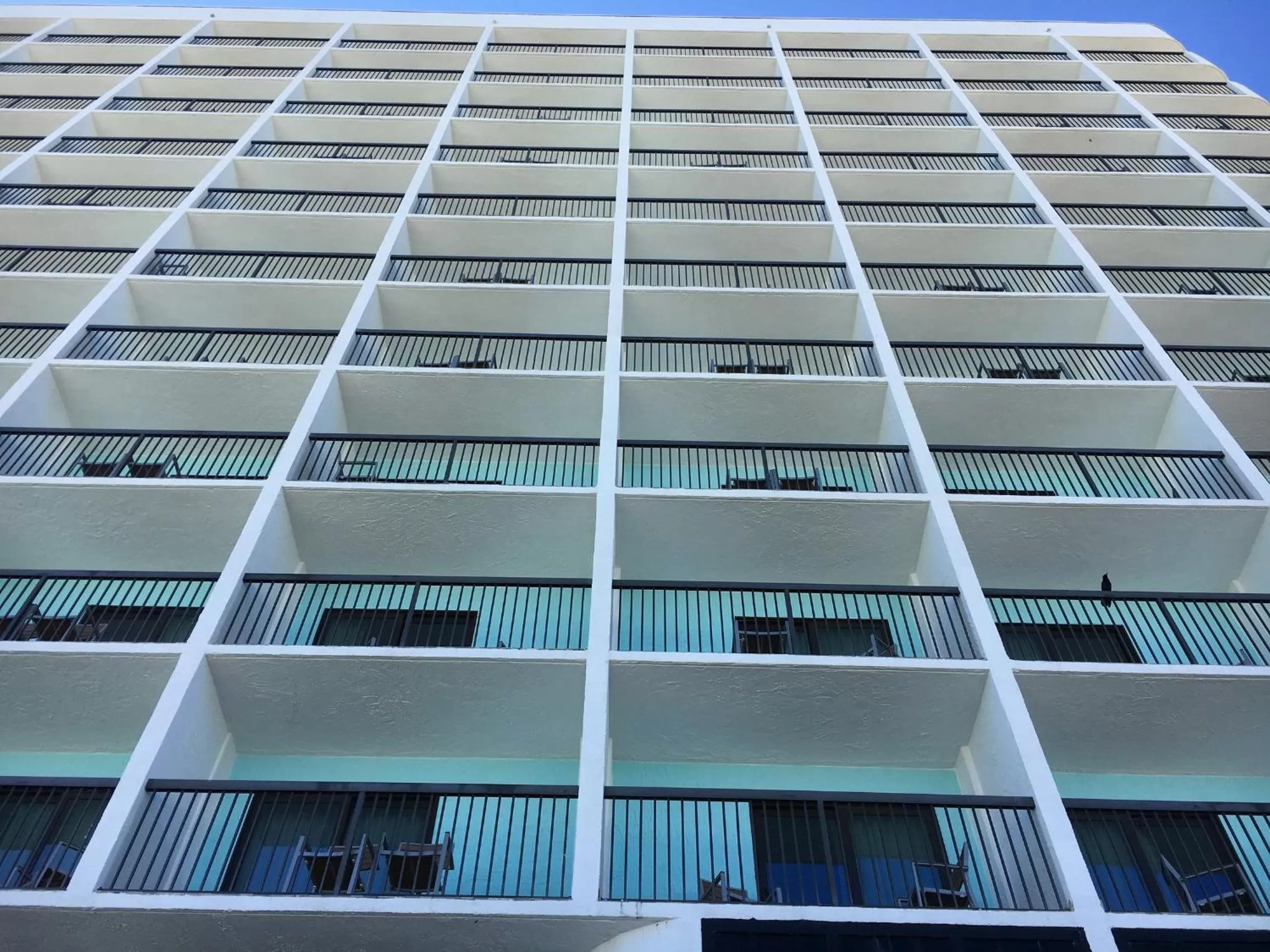 Balcony/Terrace in Holiday Inn Express & Suites Oceanfront Daytona Beach Shores by IHG