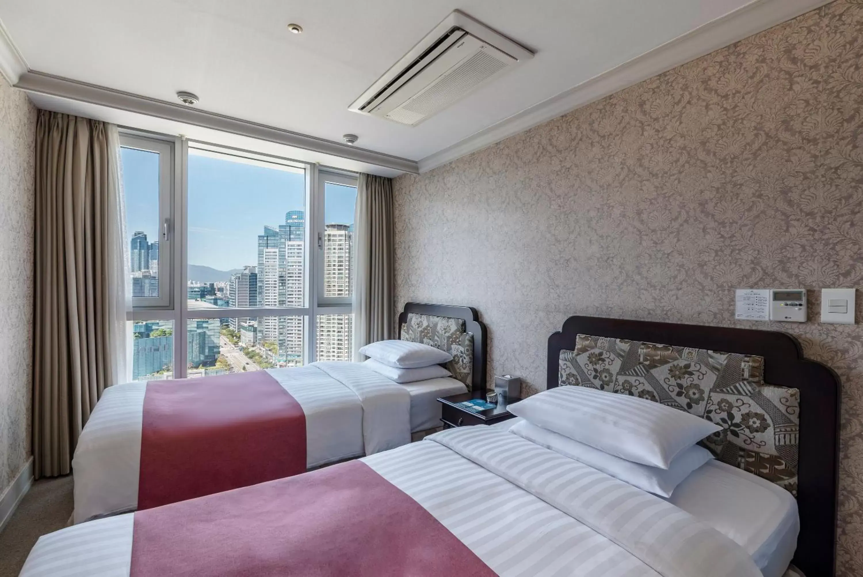 Bed in Haeundae Centum Hotel