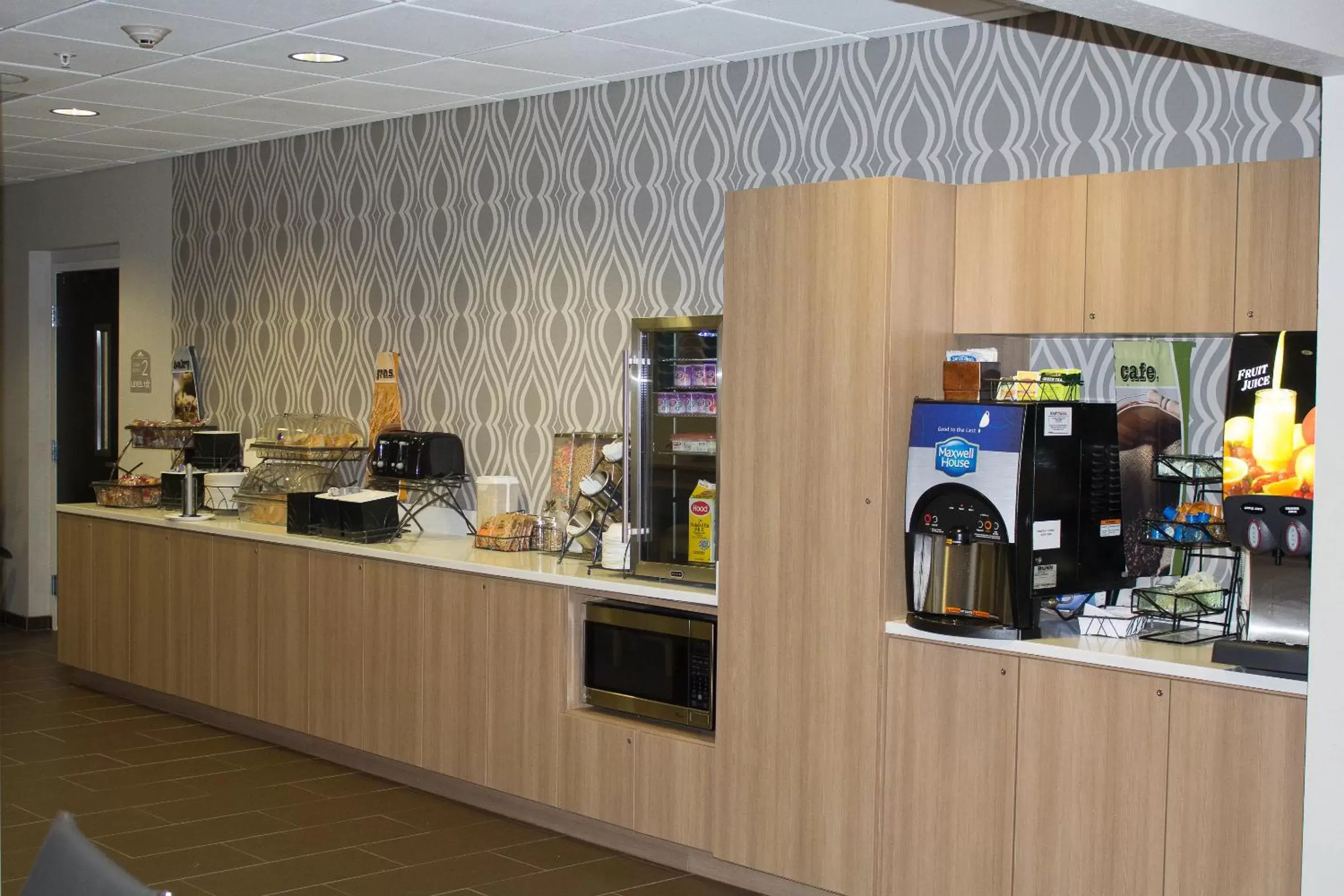 Continental breakfast, Restaurant/Places to Eat in Microtel Inn & Suites by Wyndham - Penn Yan