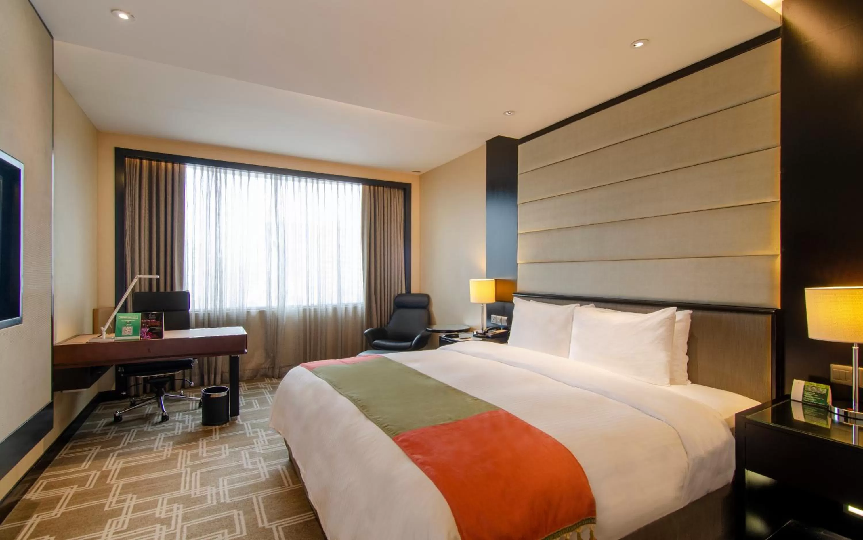 Bed in Pan Pacific Sonargaon Dhaka