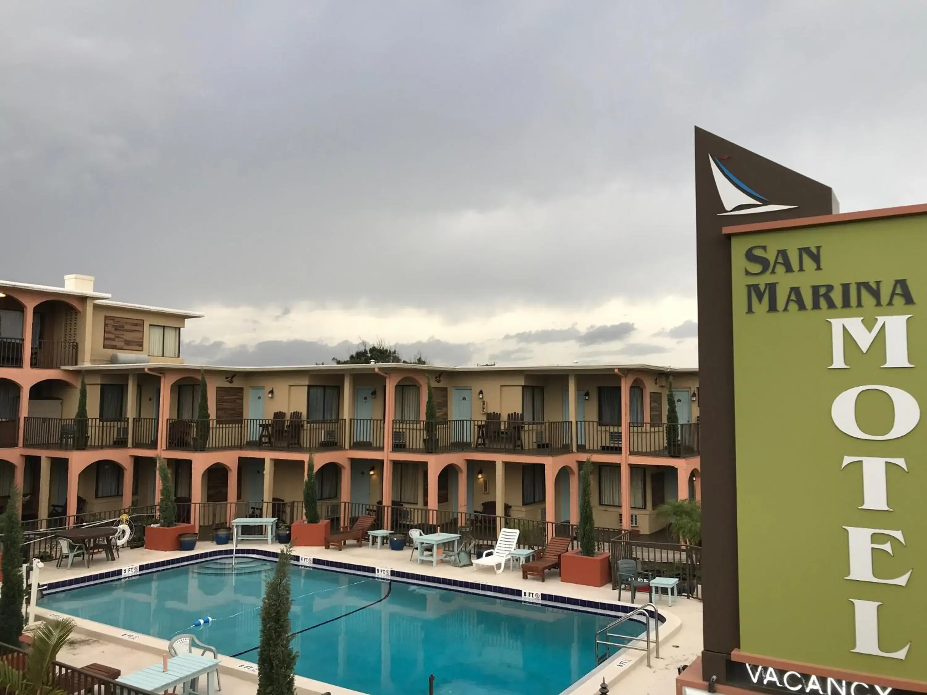 Swimming Pool in San Marina Motel Daytona