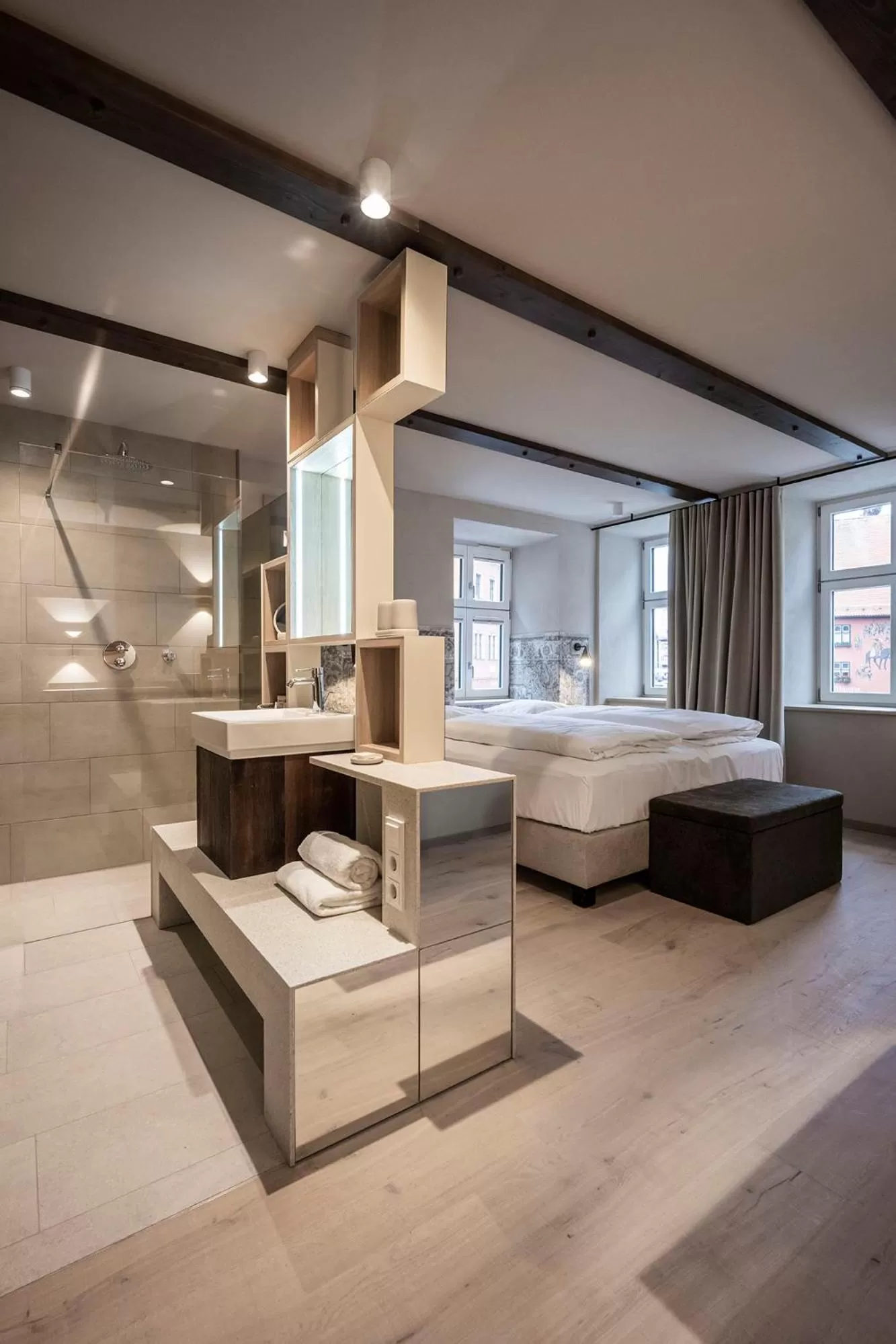 Bathroom, Bed in HOTEL & SPA Goldene Rose