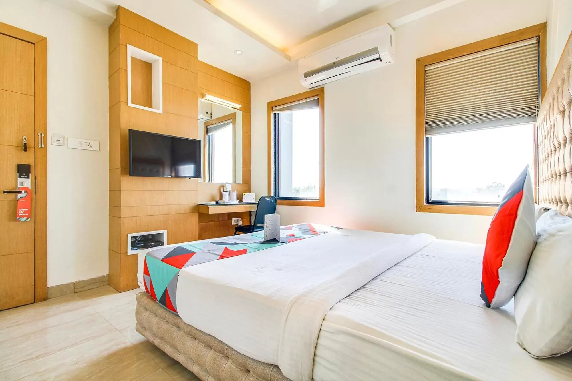 Bedroom, Bed in FabHotel Naman Palace Bedroom, Bed in FabHotel Naman Palace