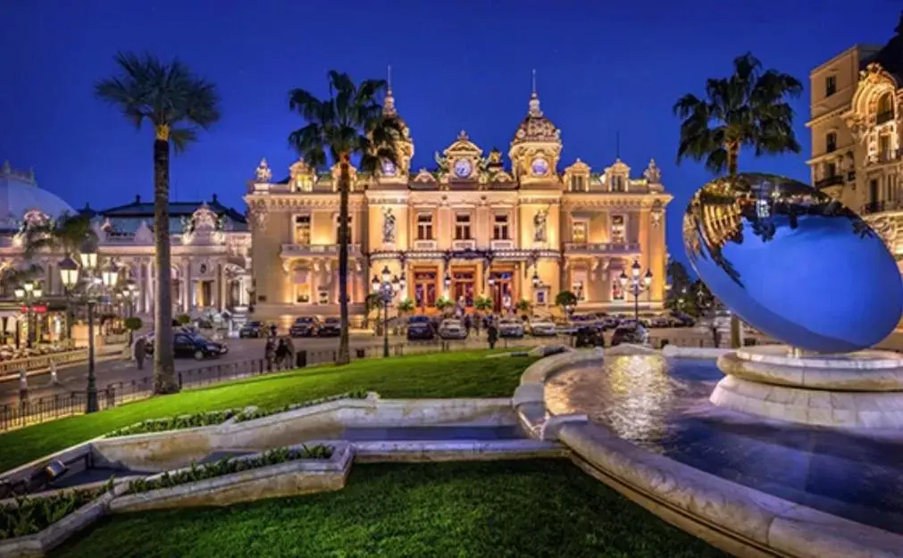 Property Building in monaco, CHAMBRE LUXE, à 250M casino