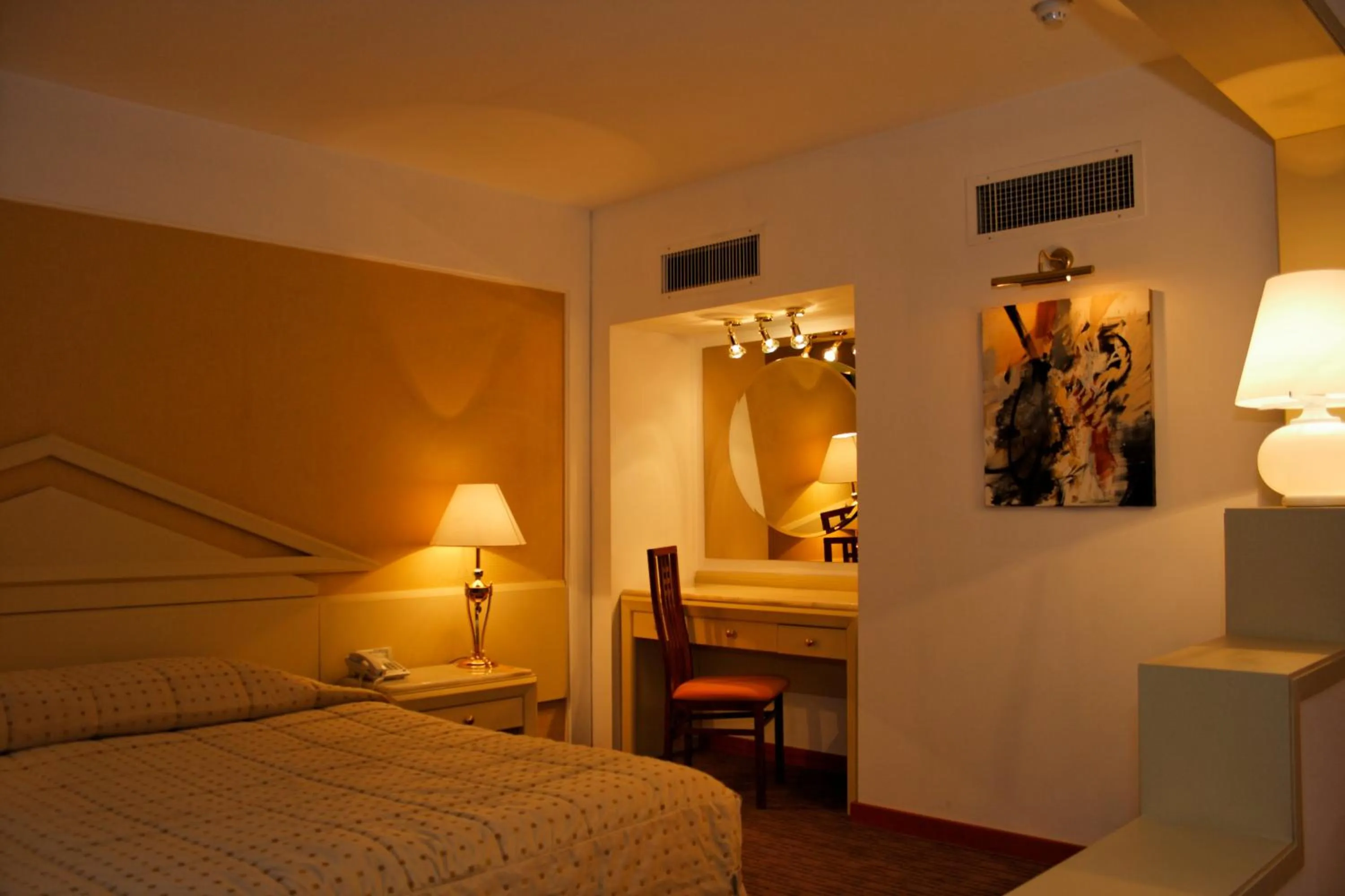 Bedroom, Bed in Hotel Aro Palace