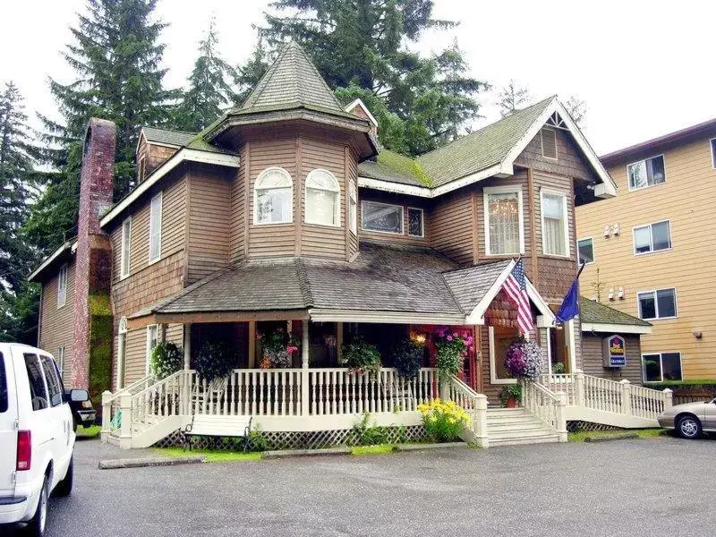 Property Building in Best Western Grandma's Feather Bed