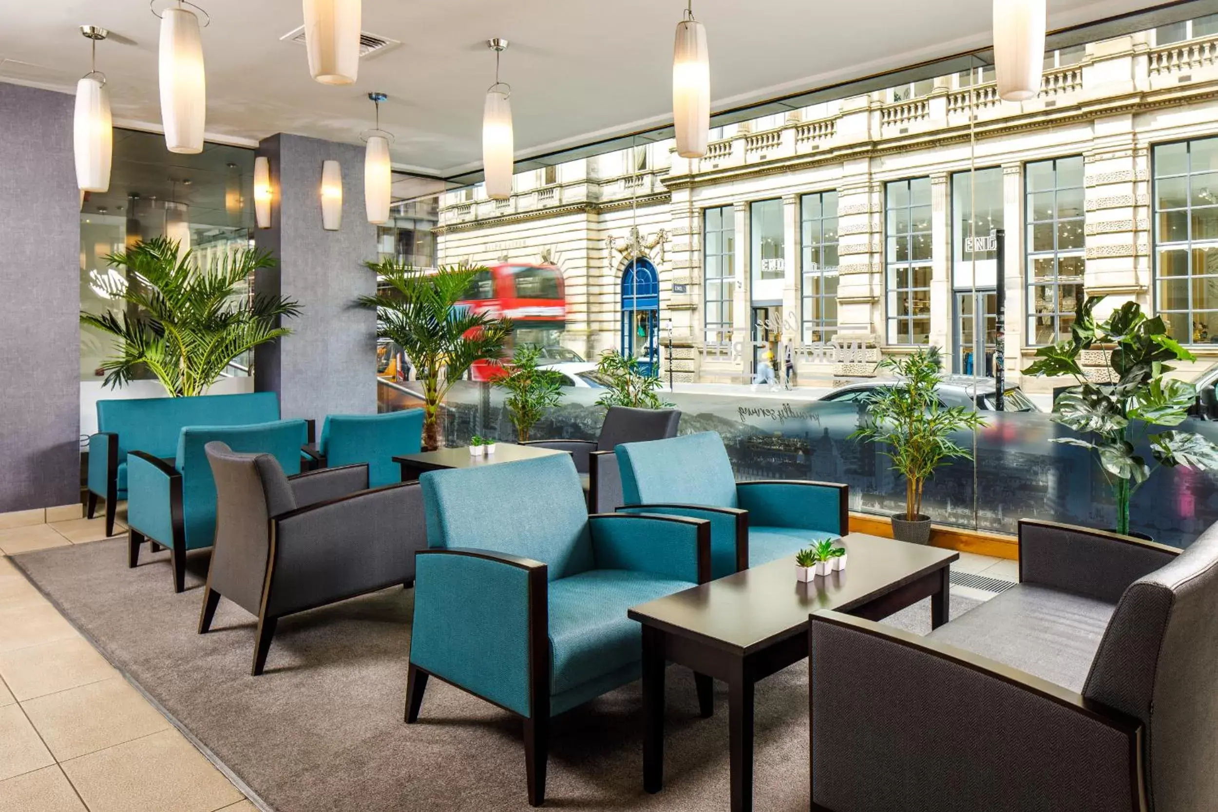 Lounge or bar, Restaurant/Places to Eat in Mercure Glasgow City Hotel