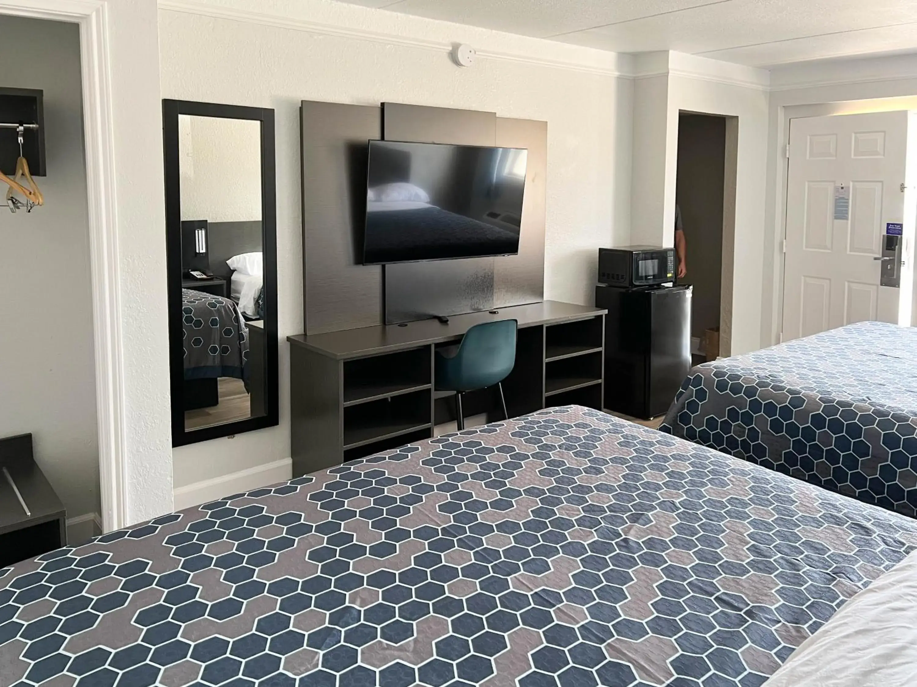 Bedroom, Bed in Motel 6-Monroe, LA Bedroom, Bed in Motel 6-Monroe, LA