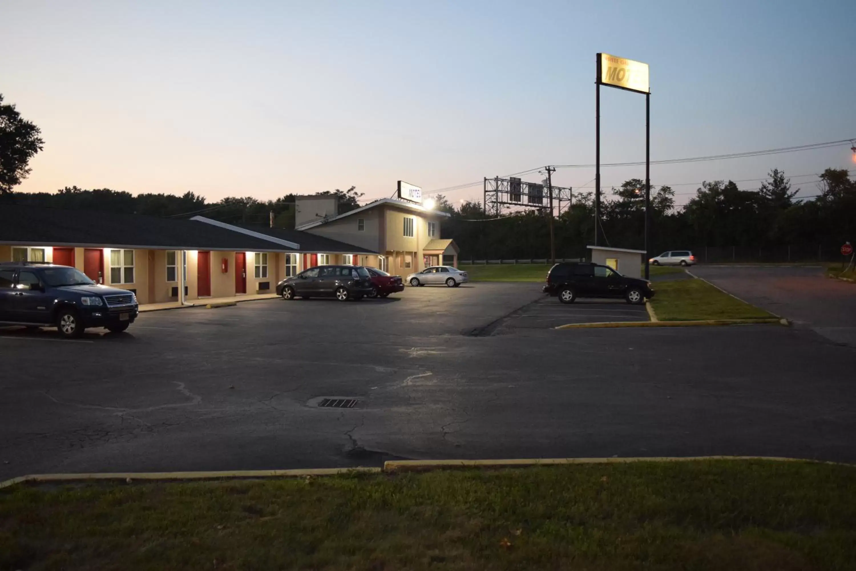 Property building in White Oaks Motel Pennsville/Carneys Point Property building in White Oaks Motel Pennsville/Carneys Point