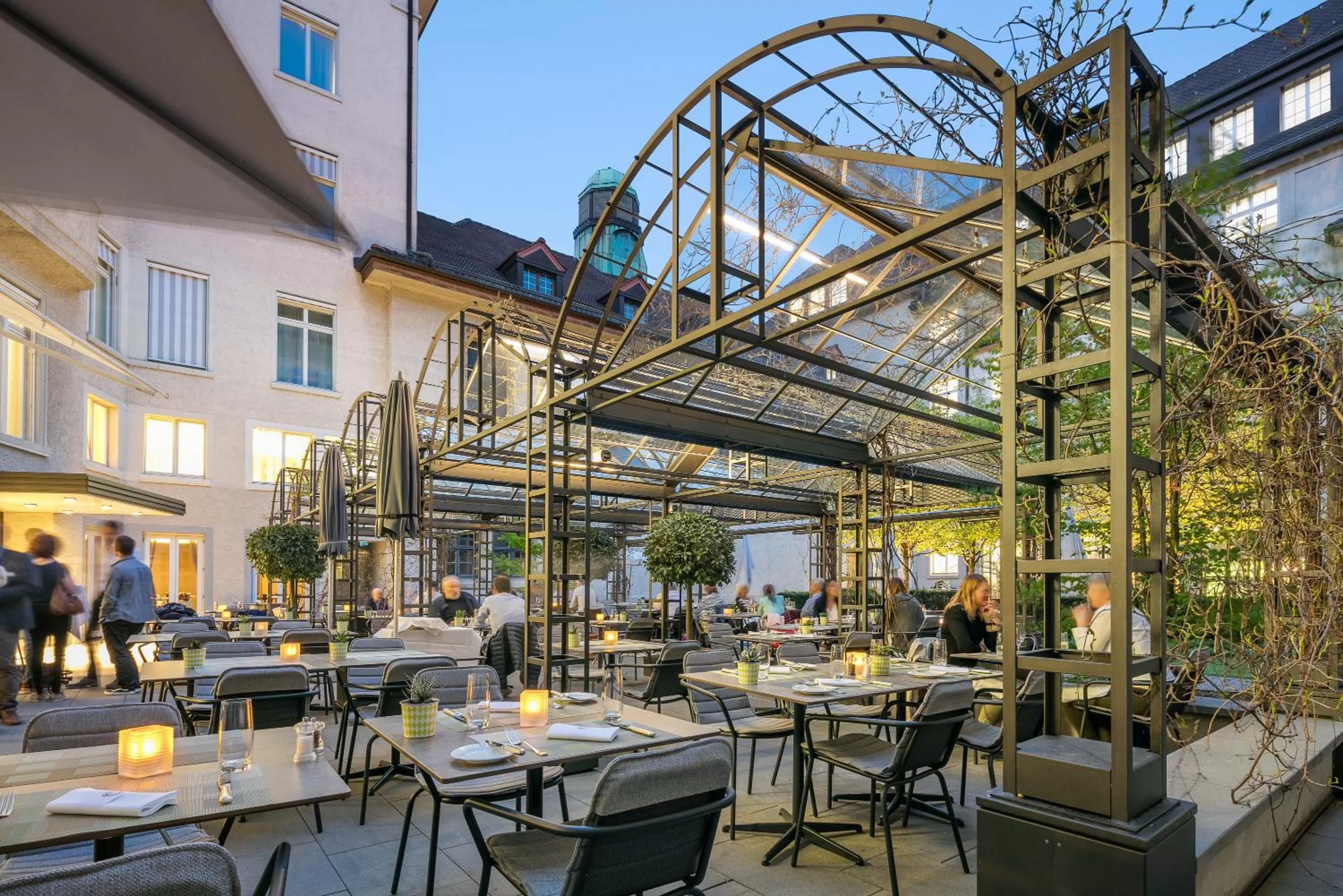 Restaurant/places to eat in Hotel Glockenhof Zürich