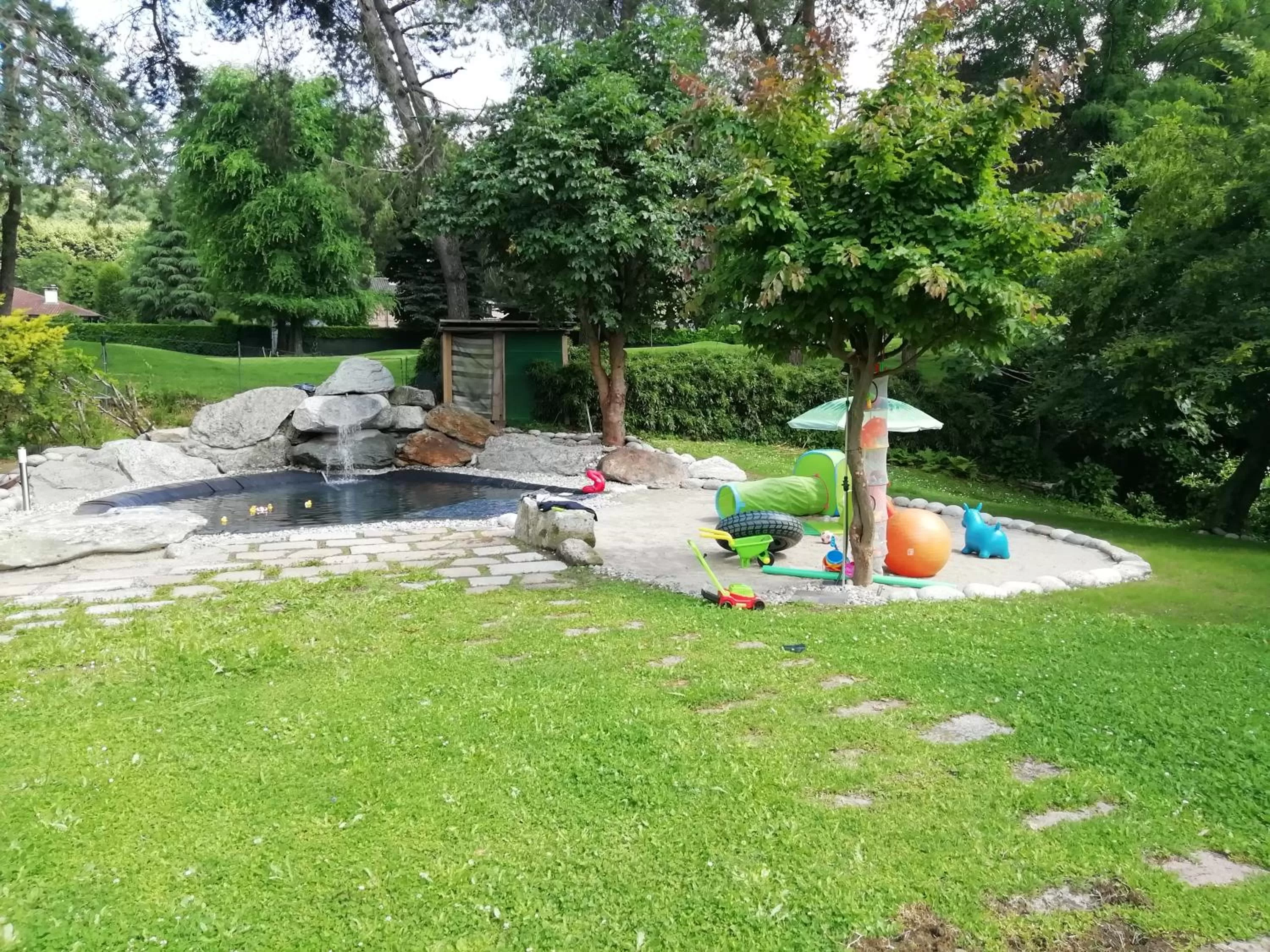 Garden view in Bed & Breakfast Viadelgolf41