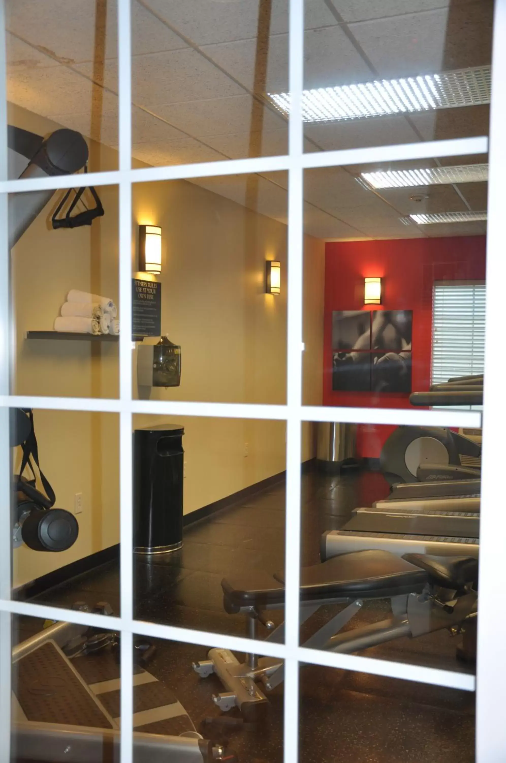 Fitness centre/facilities in Country Inn & Suites by Radisson, Covington, LA