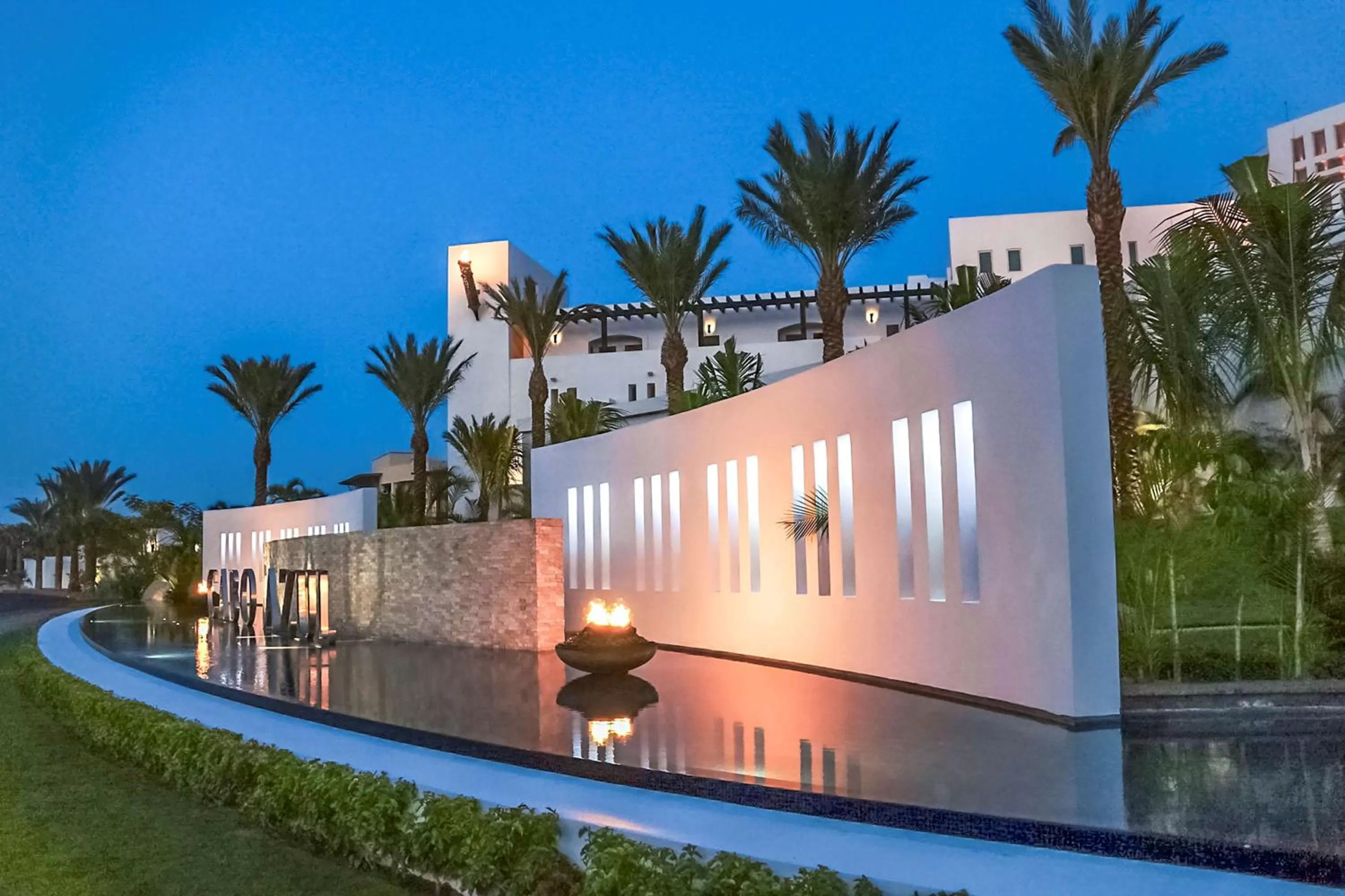 Property building in Hilton Vacation Club Cabo Azul Los Cabos