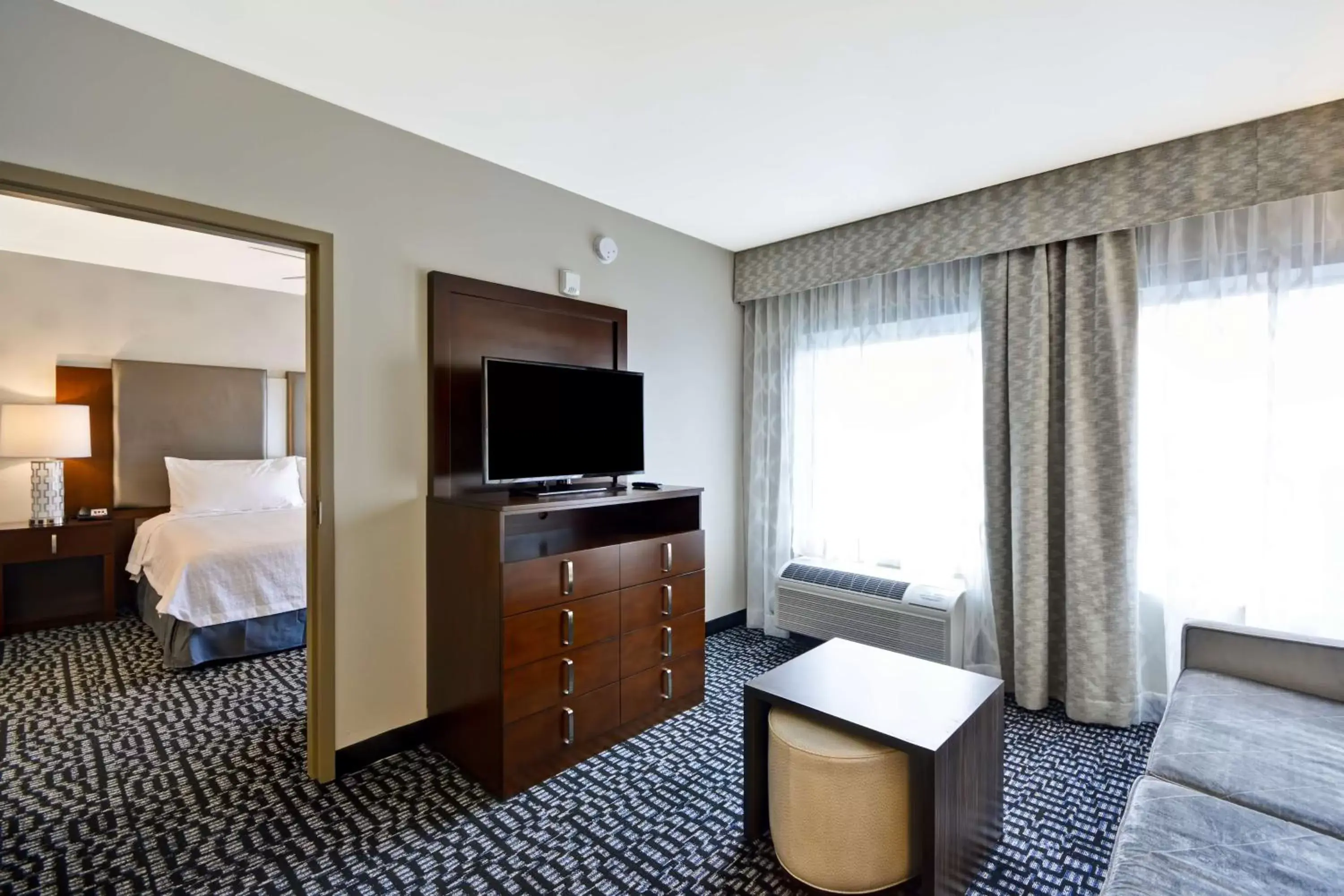 Living room, TV/Entertainment Center in Homewood Suites by Hilton Birmingham Downtown Near UAB