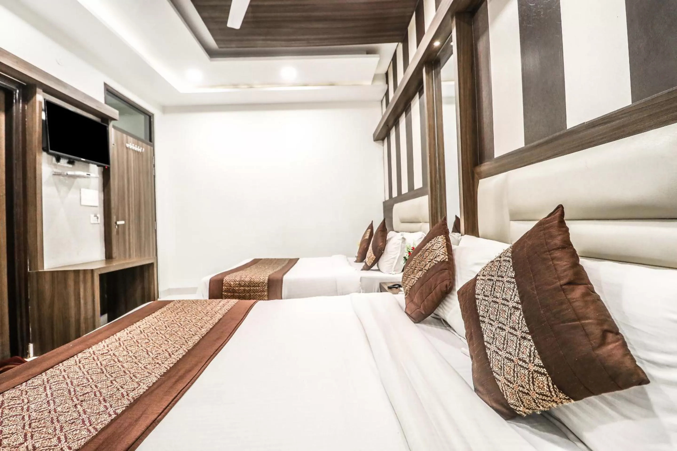 Photo of the whole room, Bed in Hotel Kings