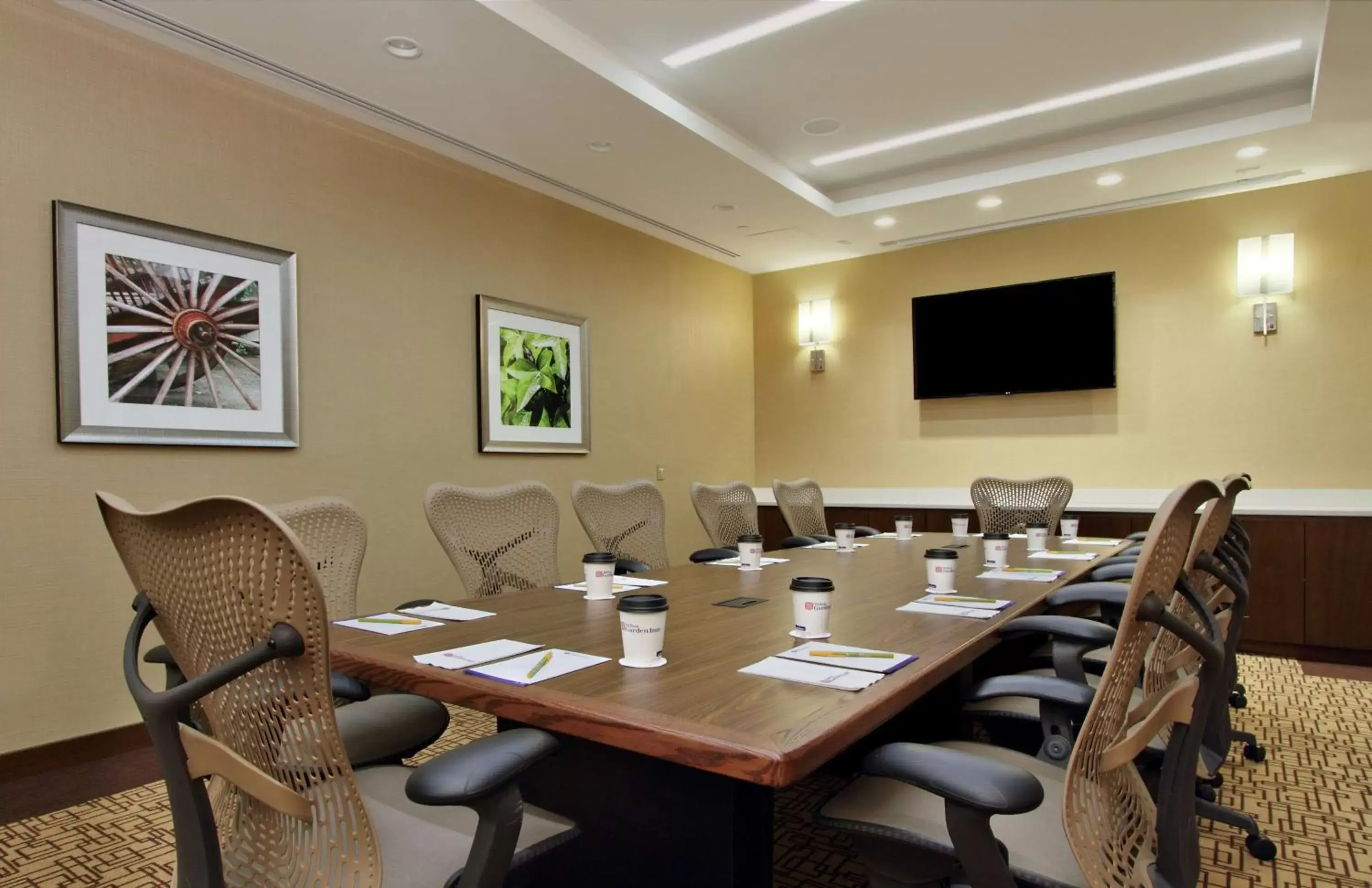 Meeting/conference room in Hilton Garden Inn New York/Midtown Park Avenue