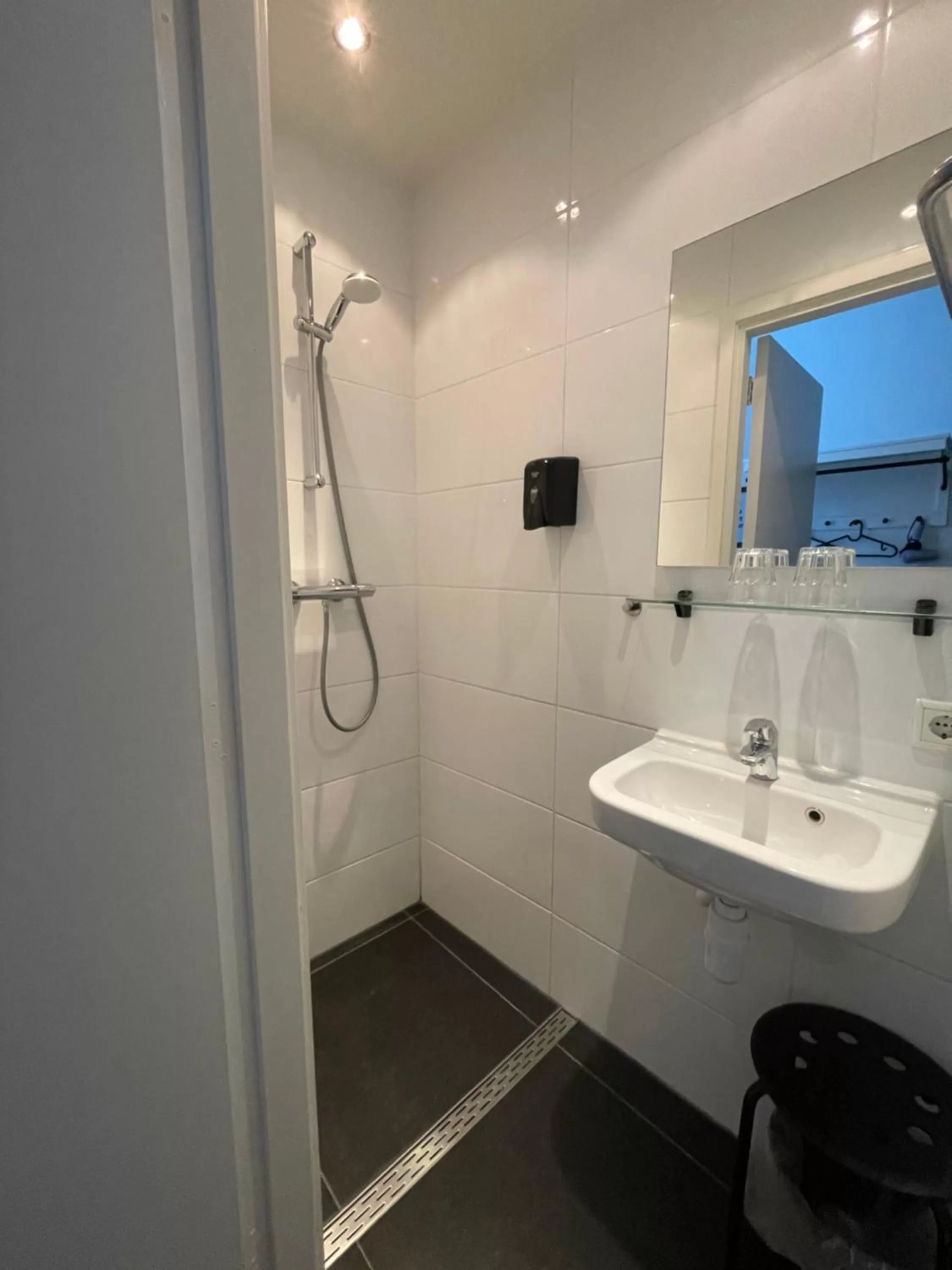 Shower in Hotel Hortus