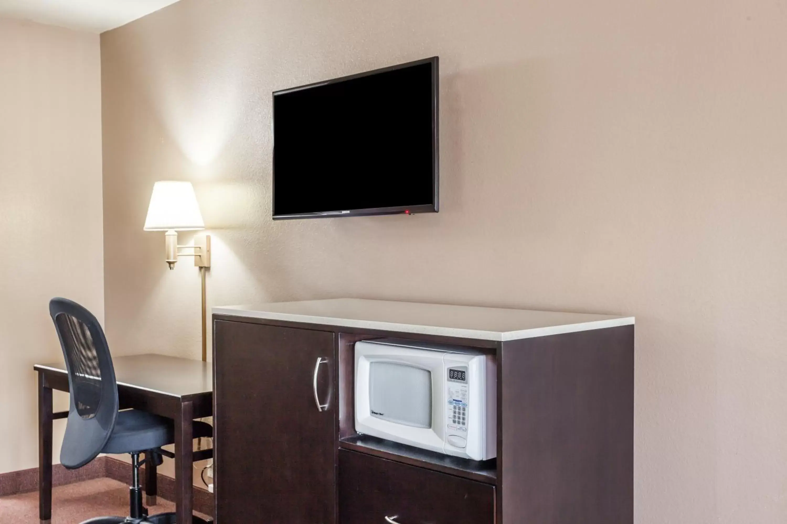 TV and multimedia, TV/Entertainment Center in Super 8 by Wyndham Anaheim/Disneyland Drive