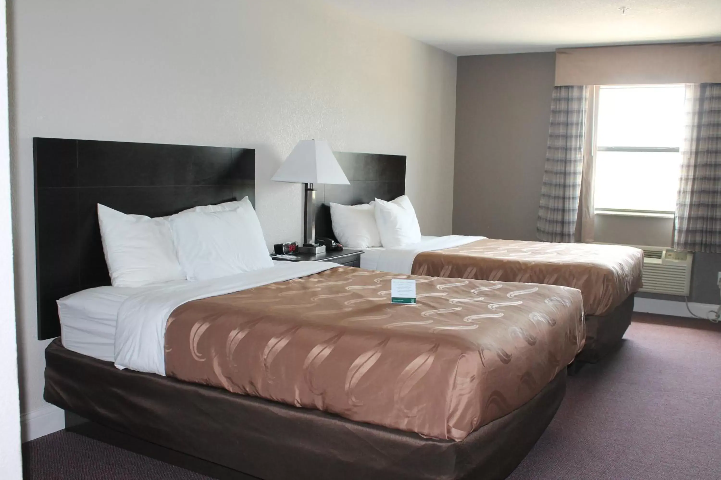 Bed in Quality Inn & Suites Port Arthur - Nederland Bed in Quality Inn & Suites Port Arthur - Nederland