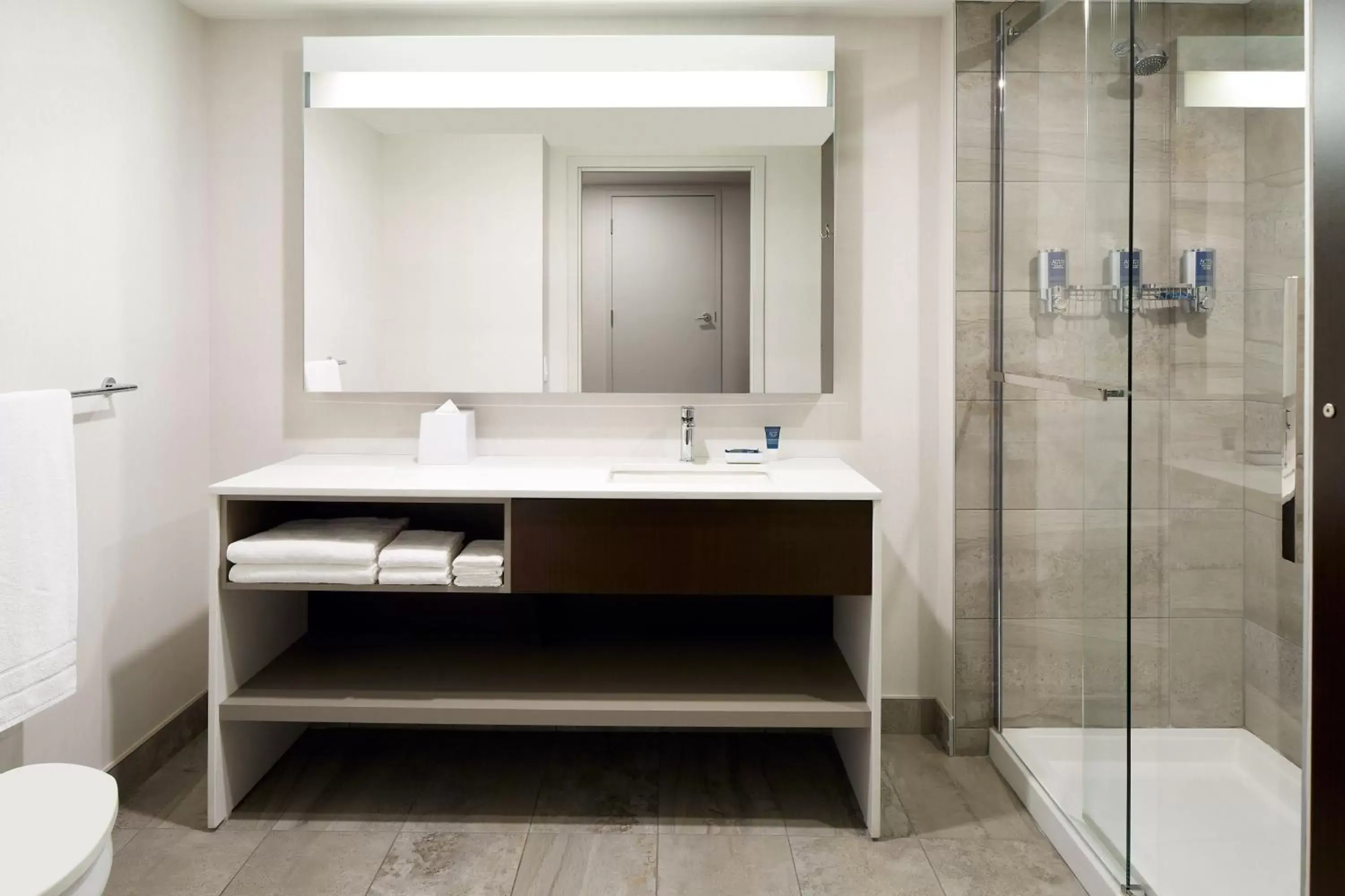 Bathroom in Four Points by Sheraton Lévis Convention Centre