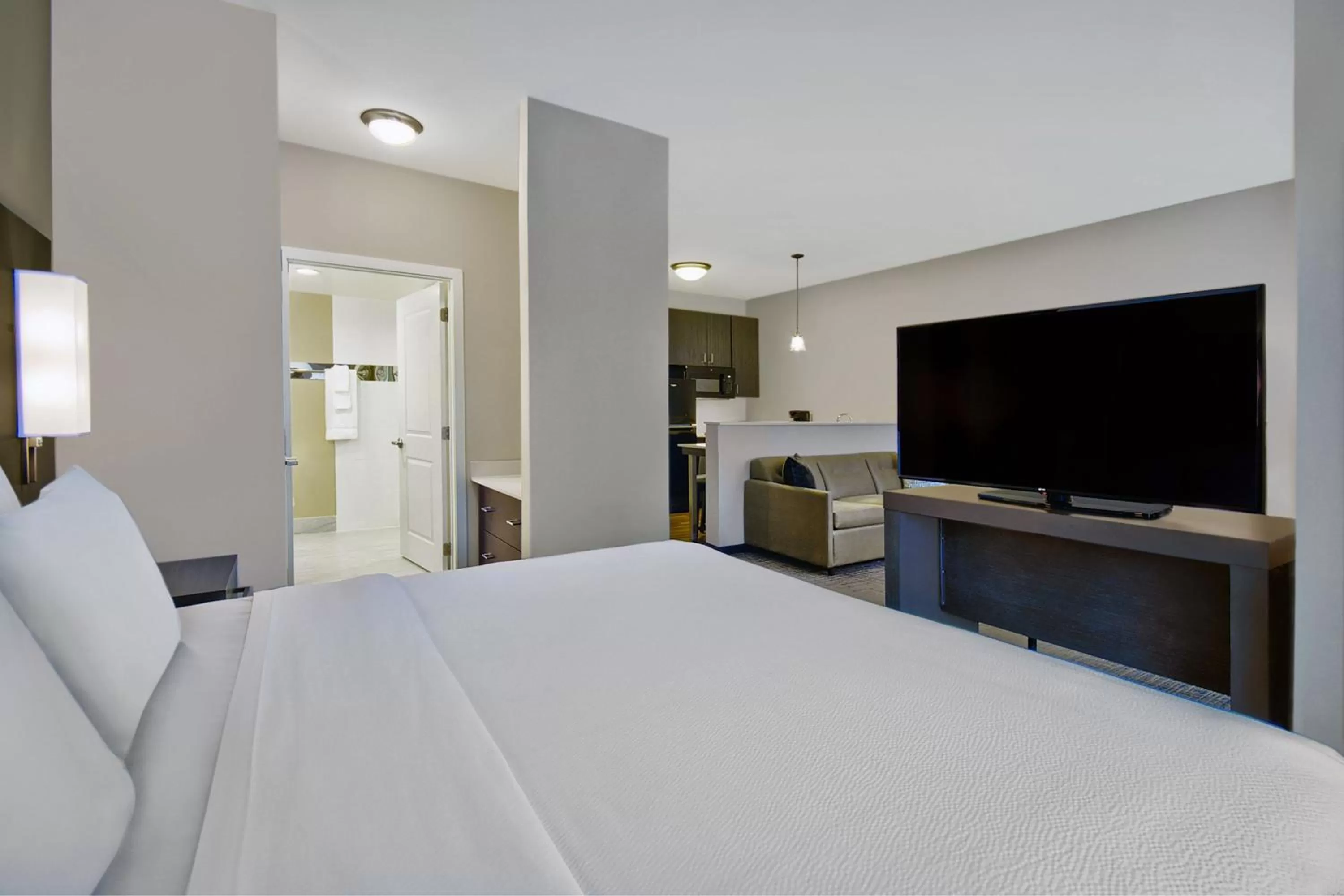 Photo of the whole room, Bed in Residence Inn by Marriott Reading