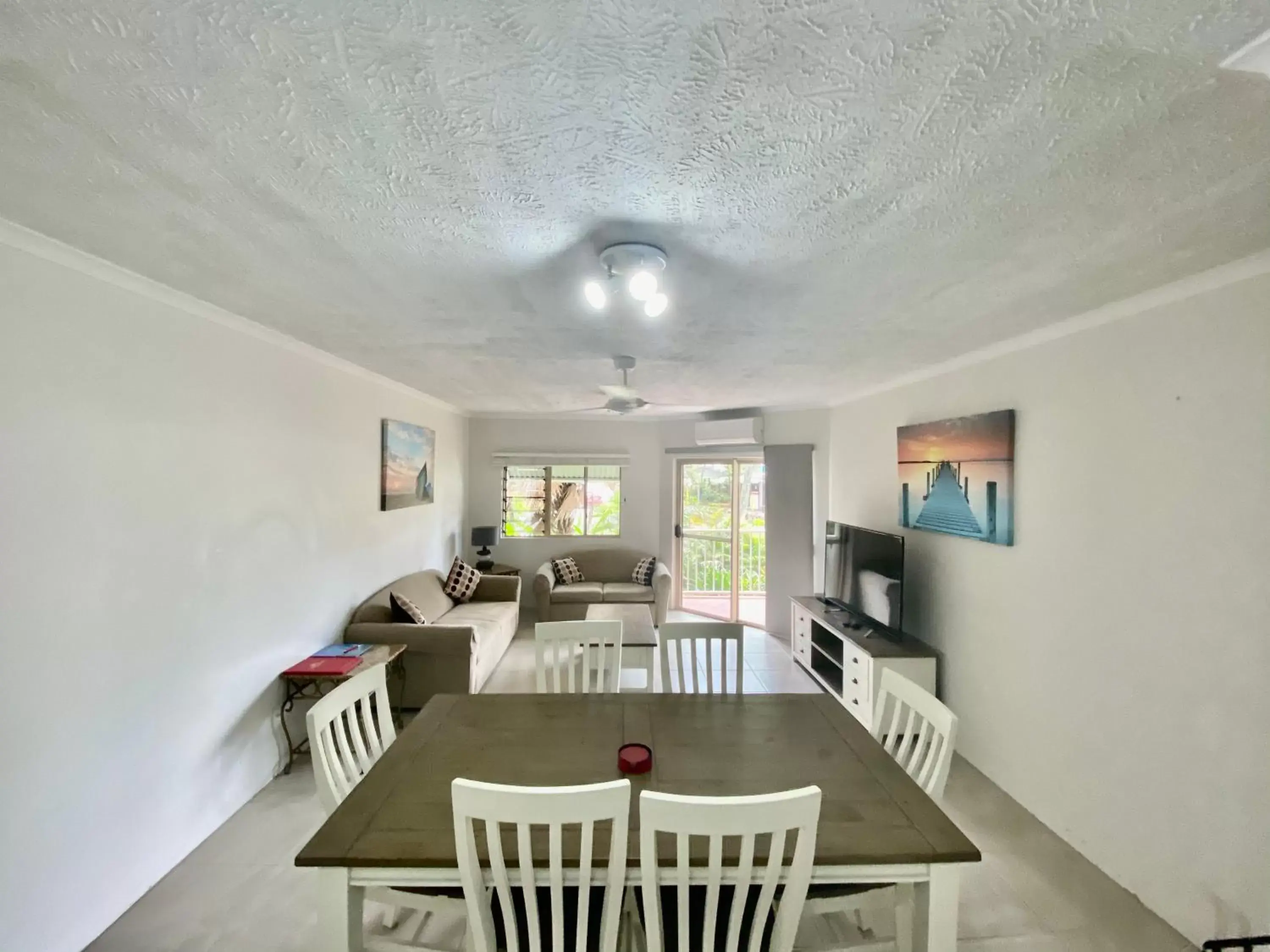 Dining Area in Cairns Beach Resort