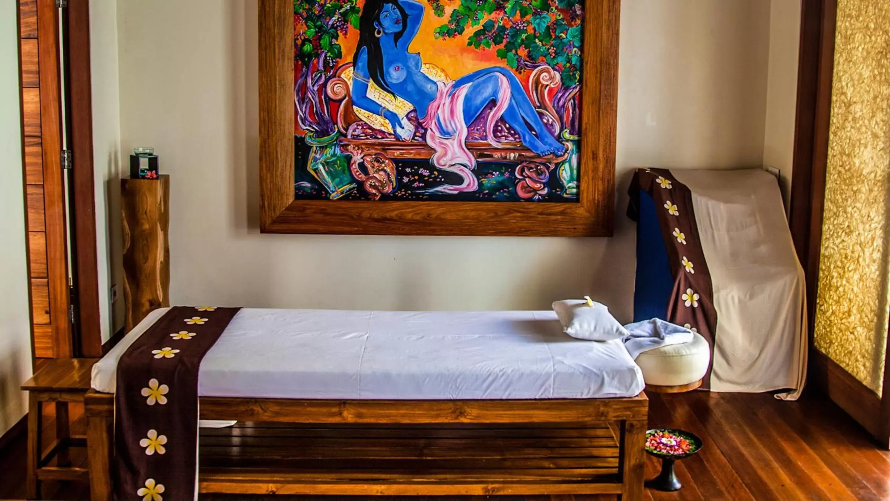 Massage, Bed in Qunci Villas Resort Massage, Bed in Qunci Villas Resort