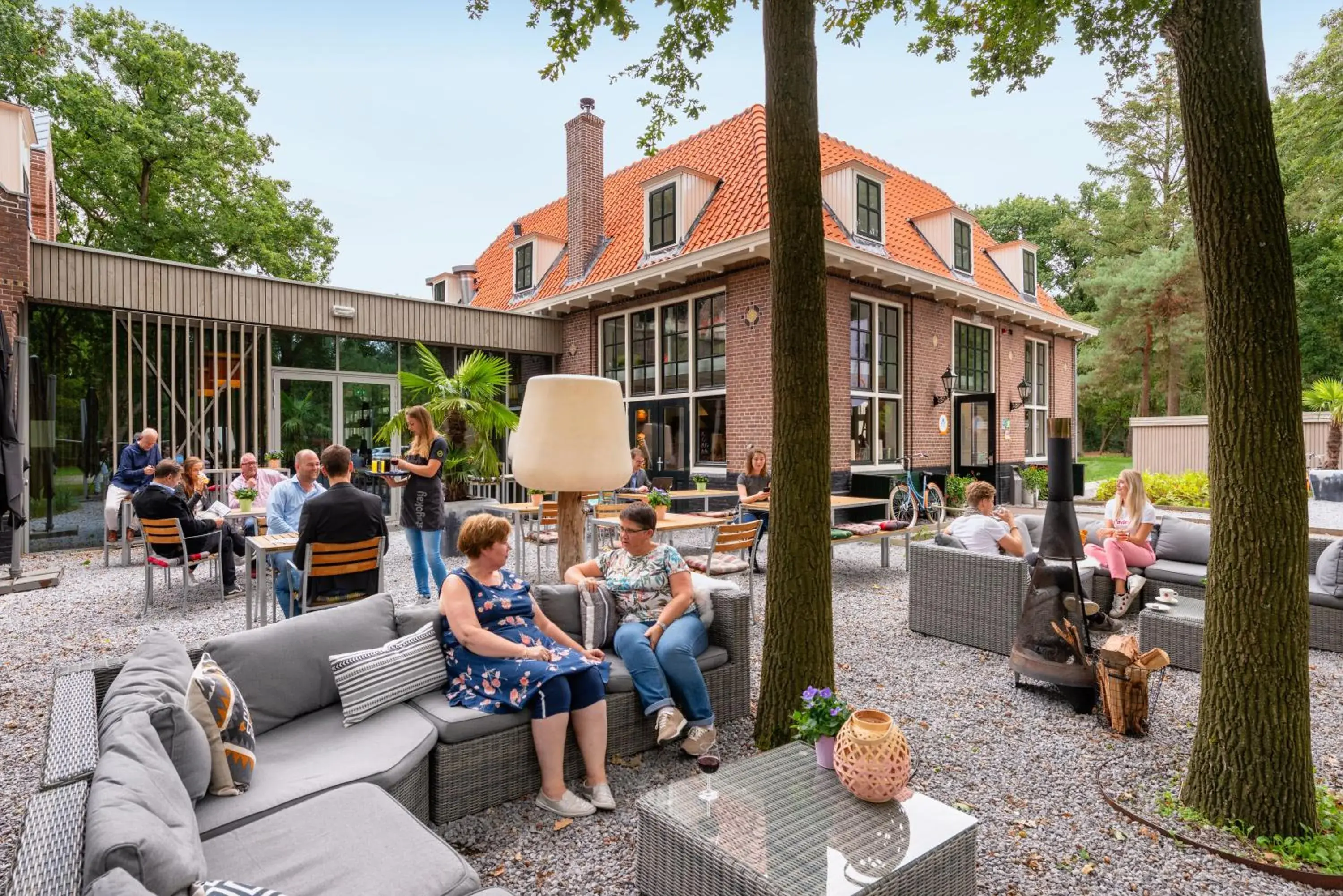 Patio, Restaurant/Places to Eat in Stayokay Soest