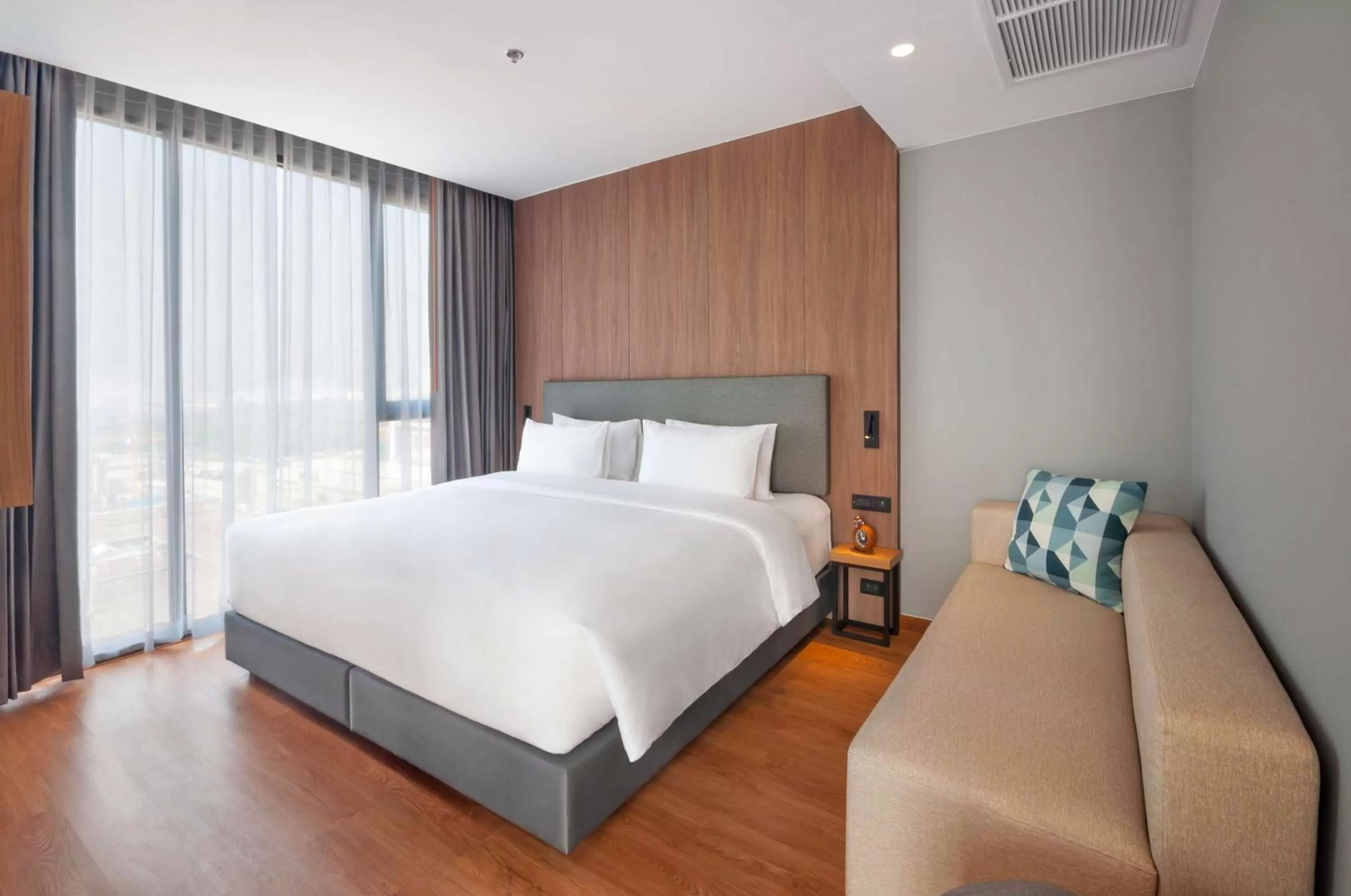 Bedroom, Bed in Best Western Chatuchak