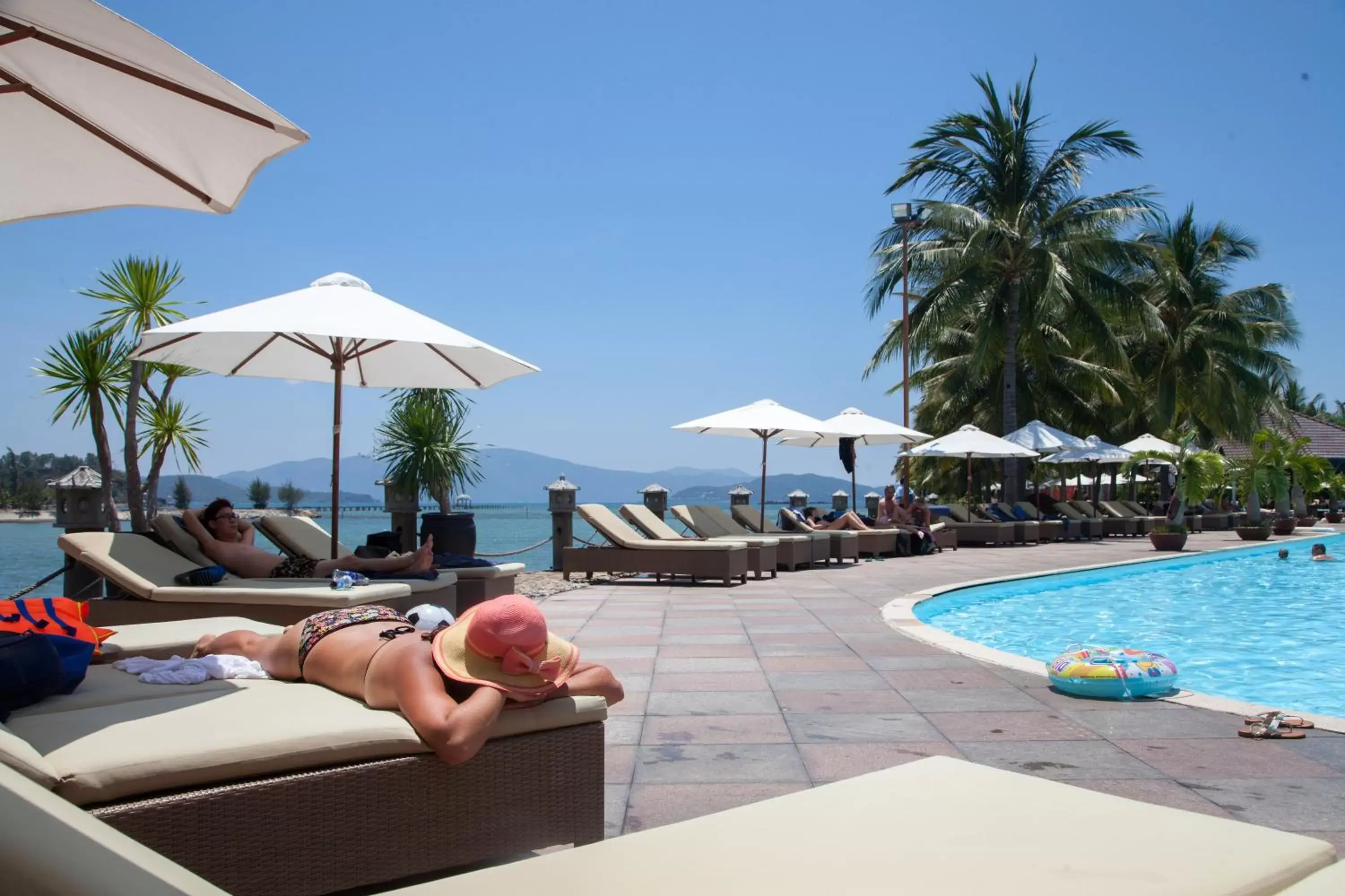 Swimming Pool in Diamond Bay Resort & Spa