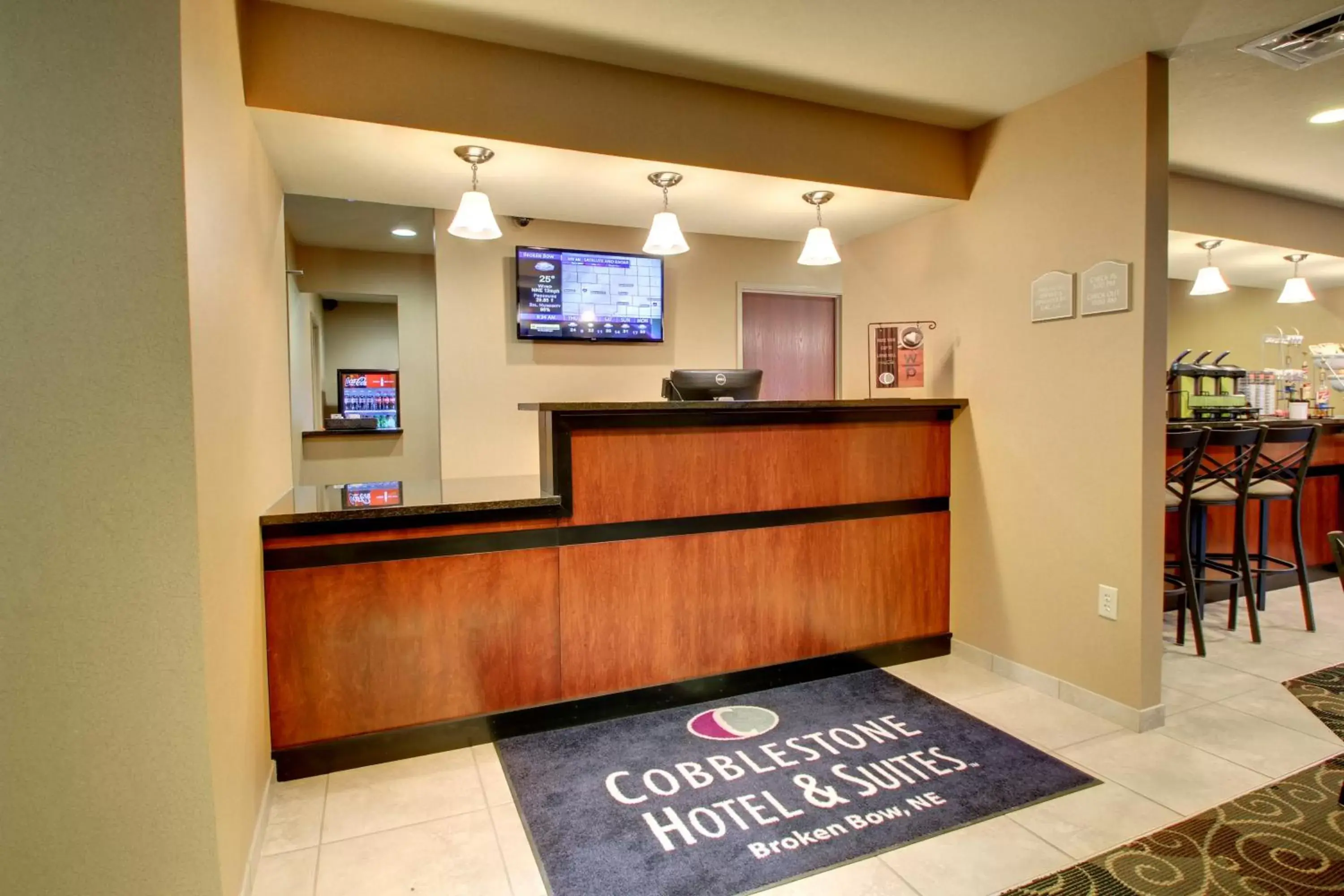 Dining area, Lobby/Reception in Cobblestone Hotel & Suites - Charlestown