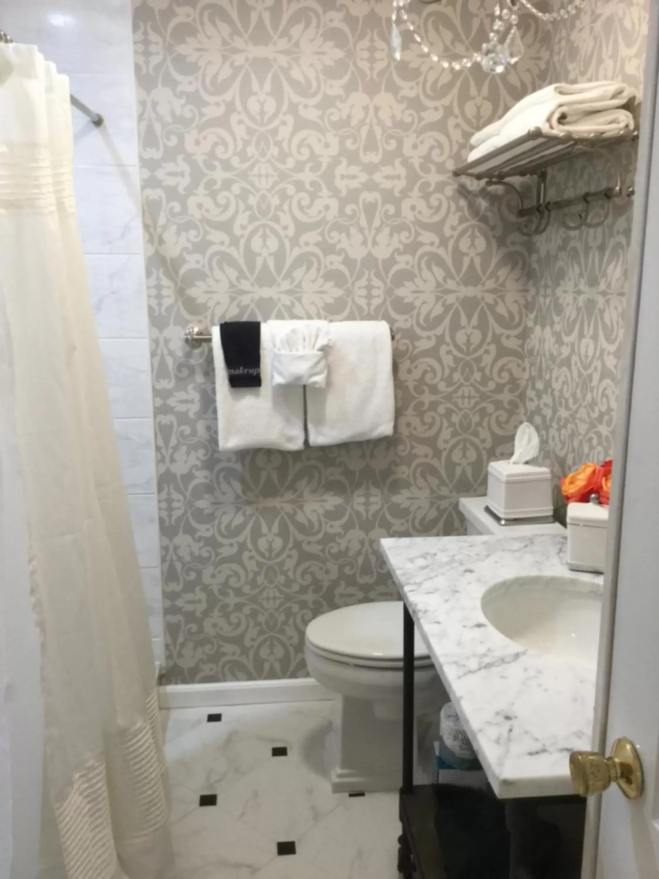 Bathroom in Hamilton Turner Inn