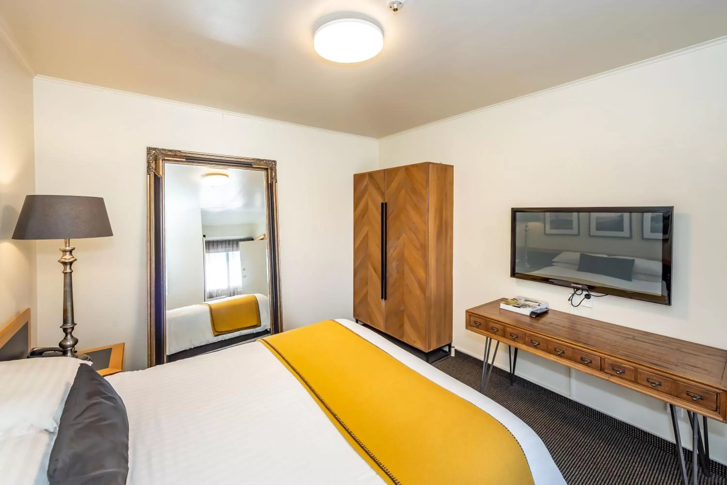 Bed in The Ashley Hotel Greymouth Bed in The Ashley Hotel Greymouth