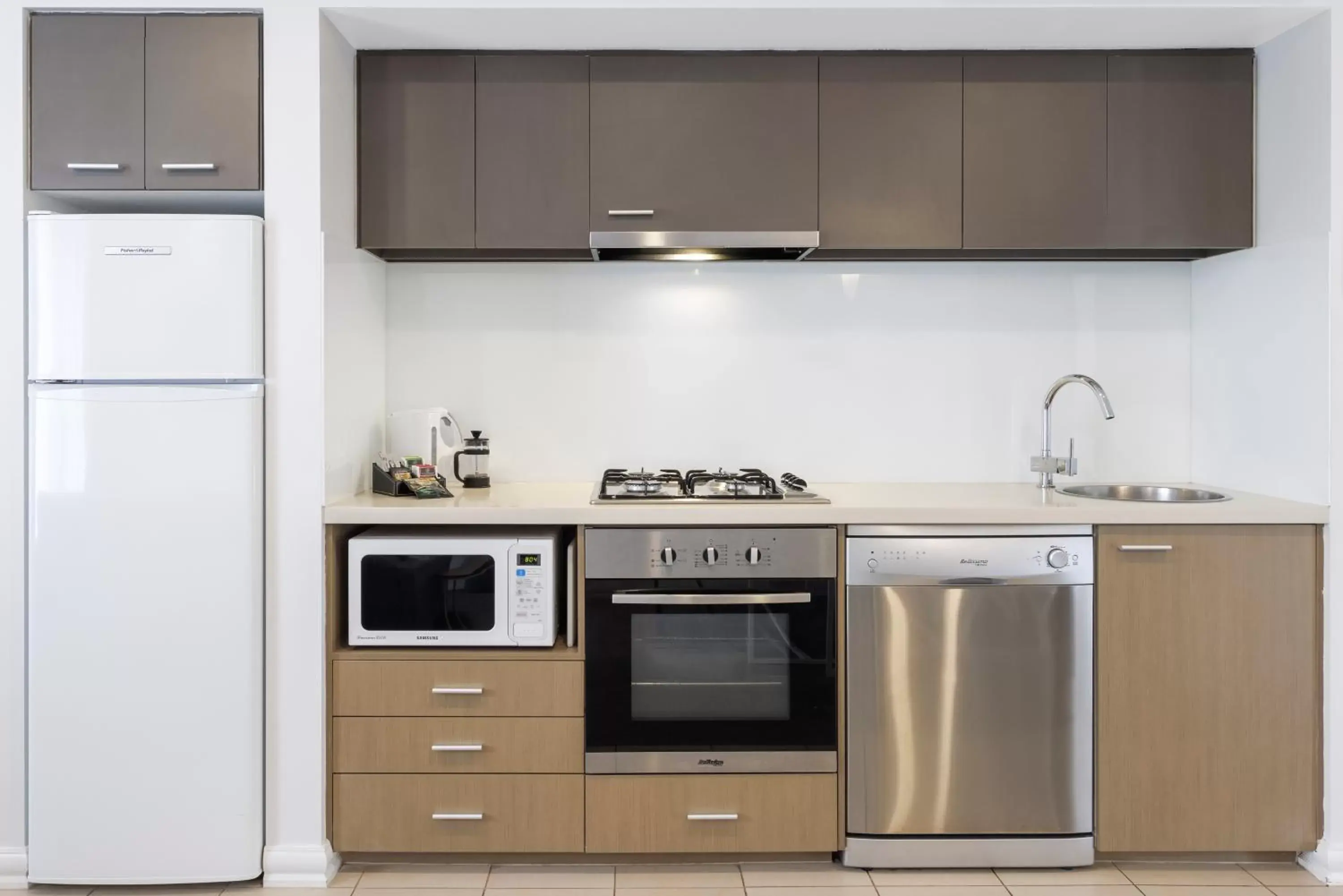 Kitchen or kitchenette, Kitchen/Kitchenette in Quest Portland