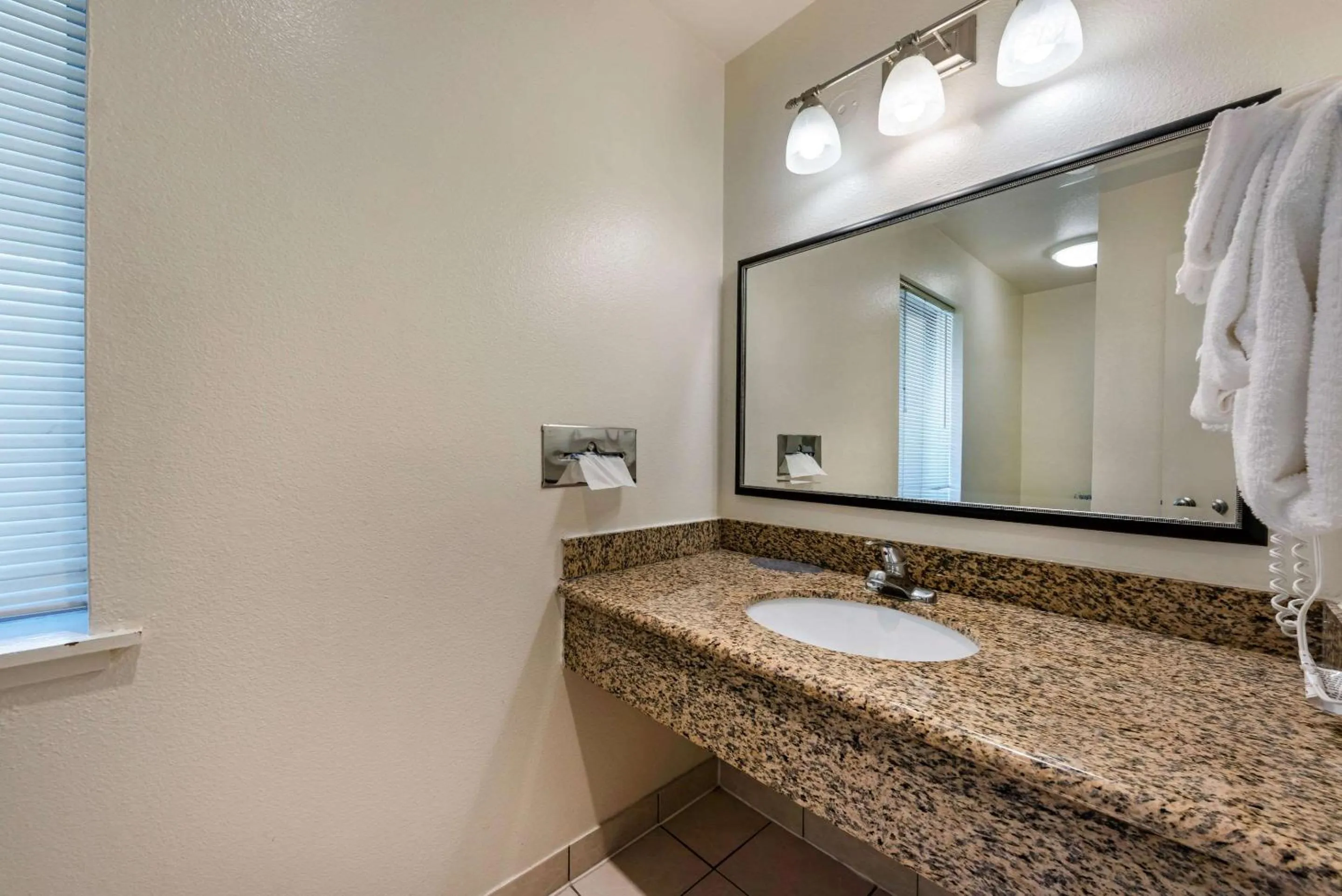 Bathroom in Bay Breeze Inn